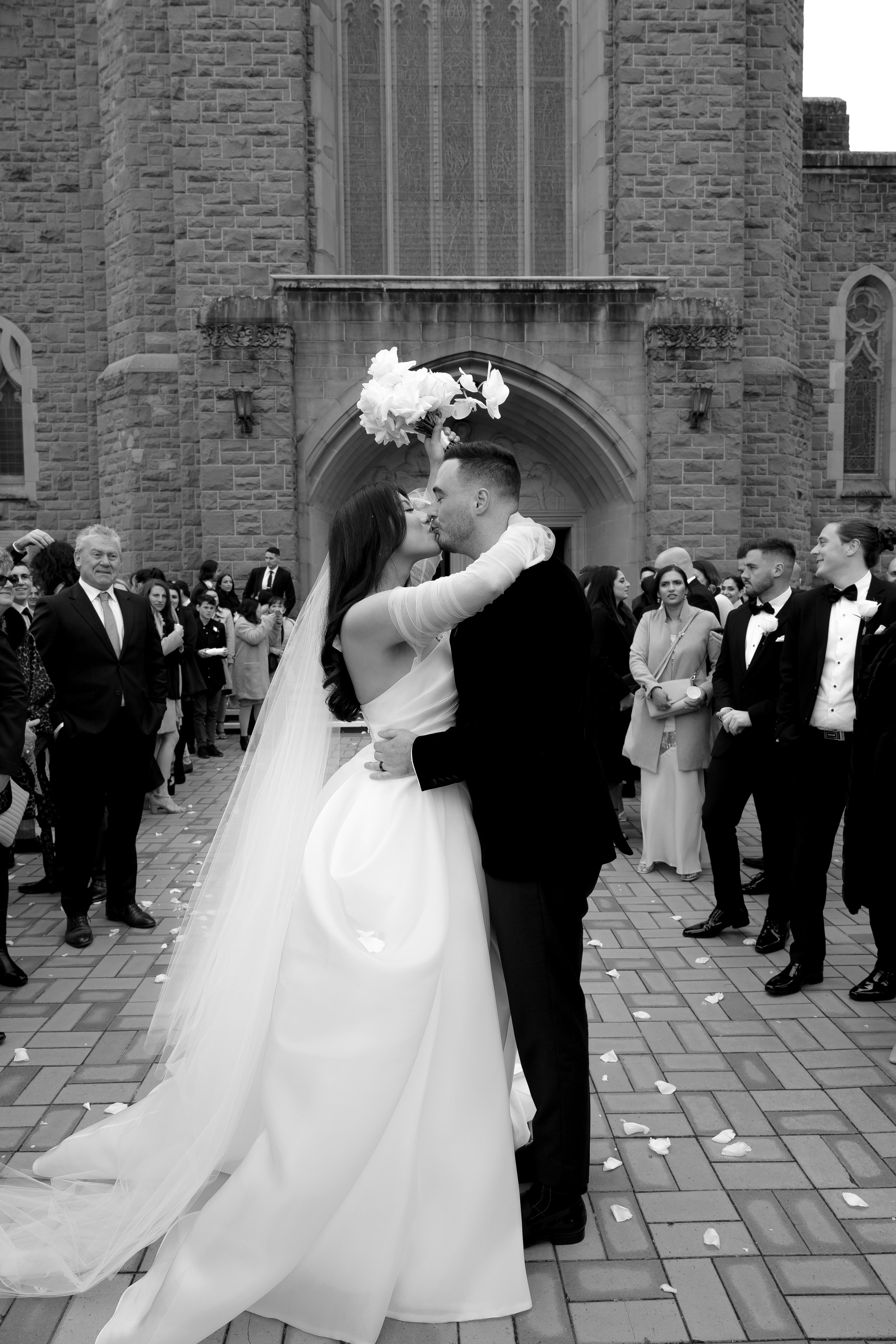 A Glamorous Summer Wedding at Bramleigh Estate photo 3