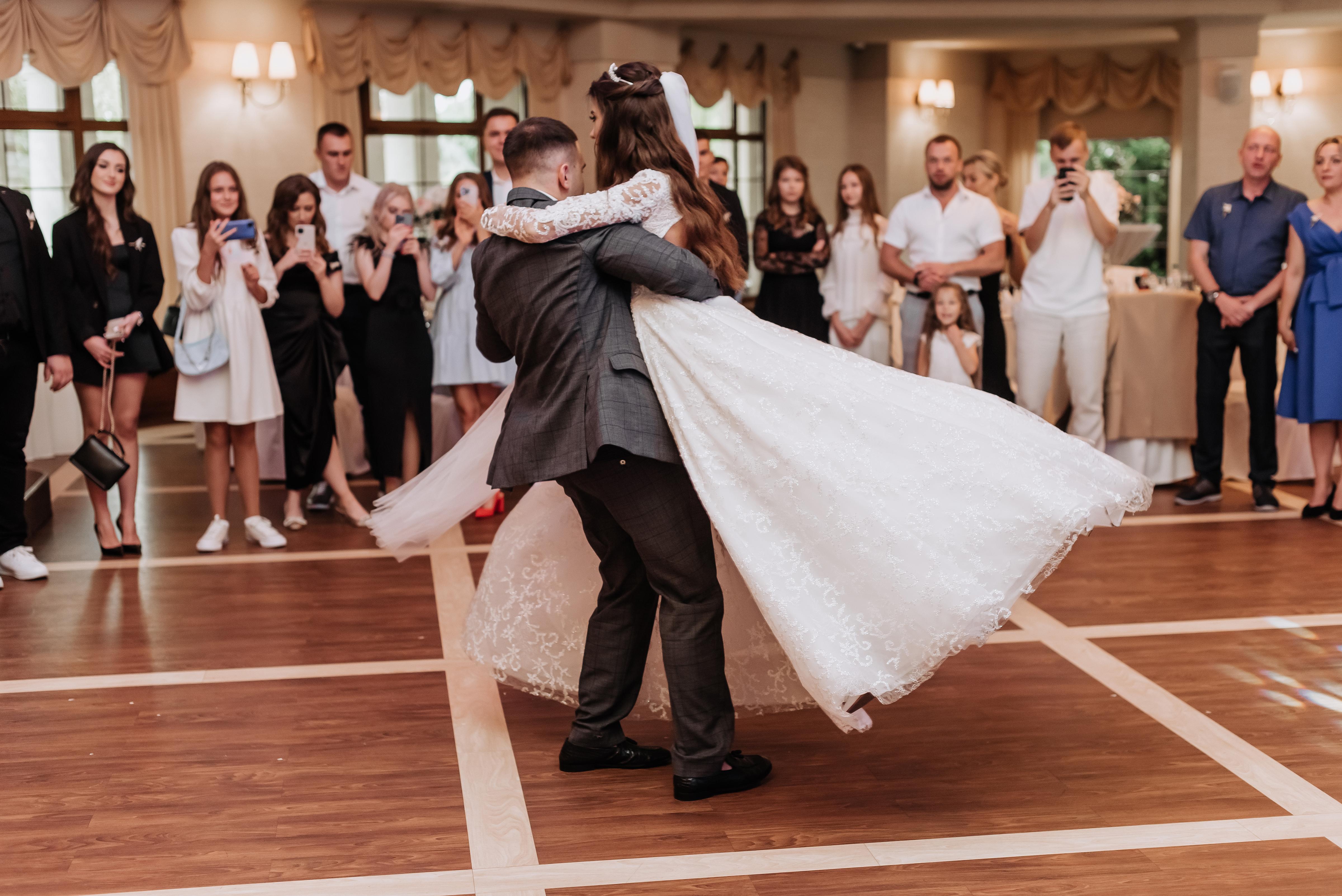 A Glamorous Summer Wedding at Panska Gora 39