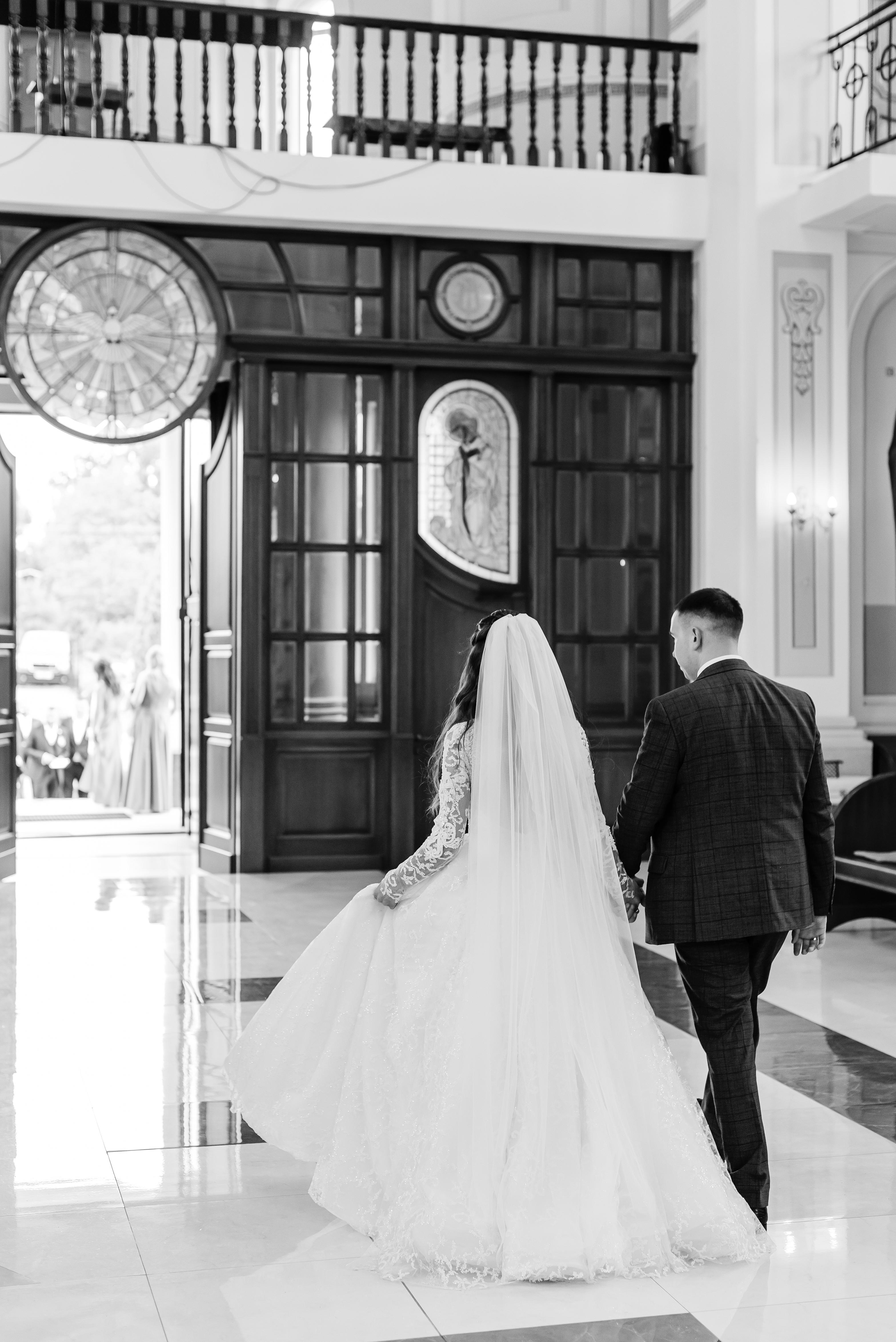 A Glamorous Summer Wedding at Panska Gora 3