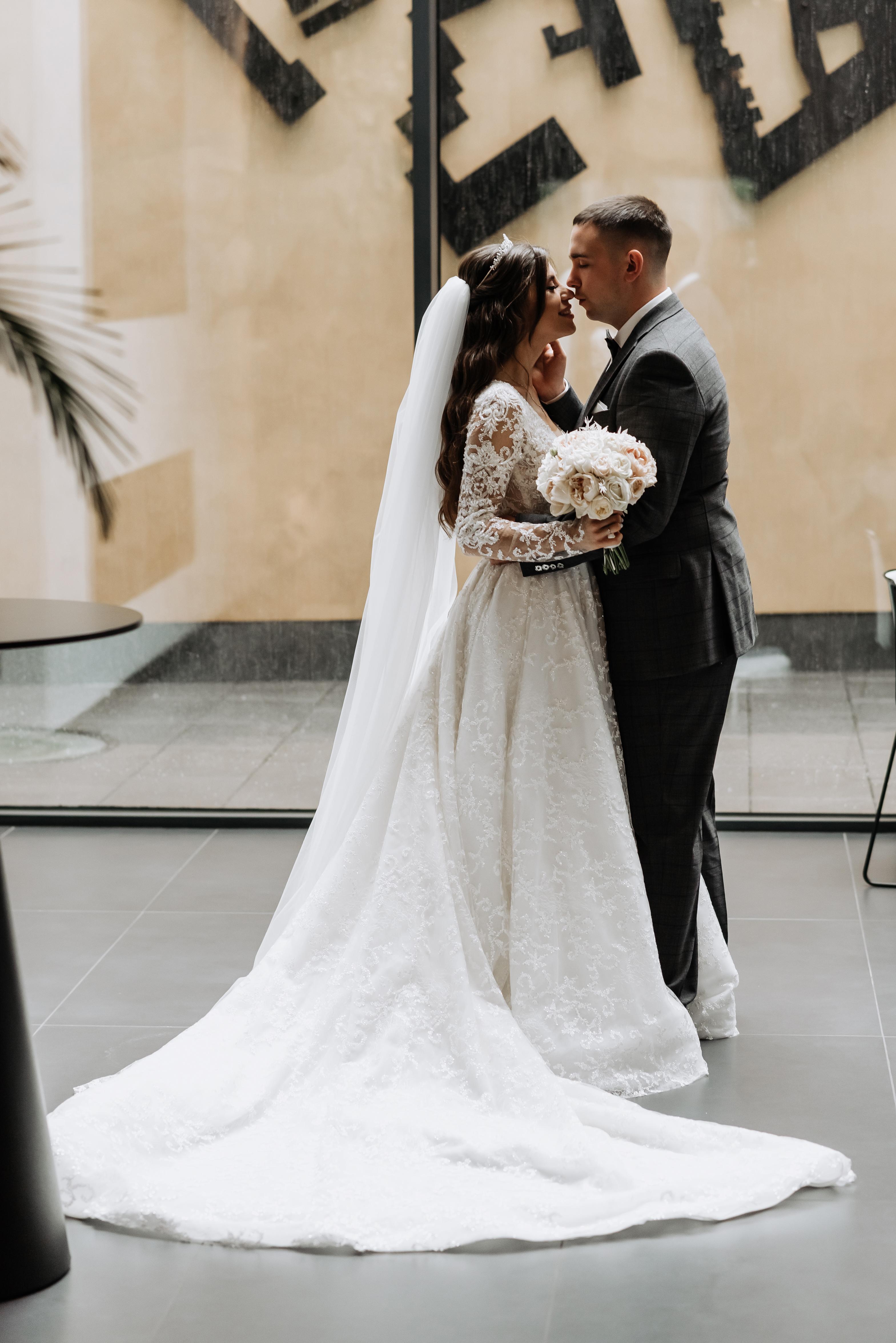 A Glamorous Summer Wedding at Panska Gora 4