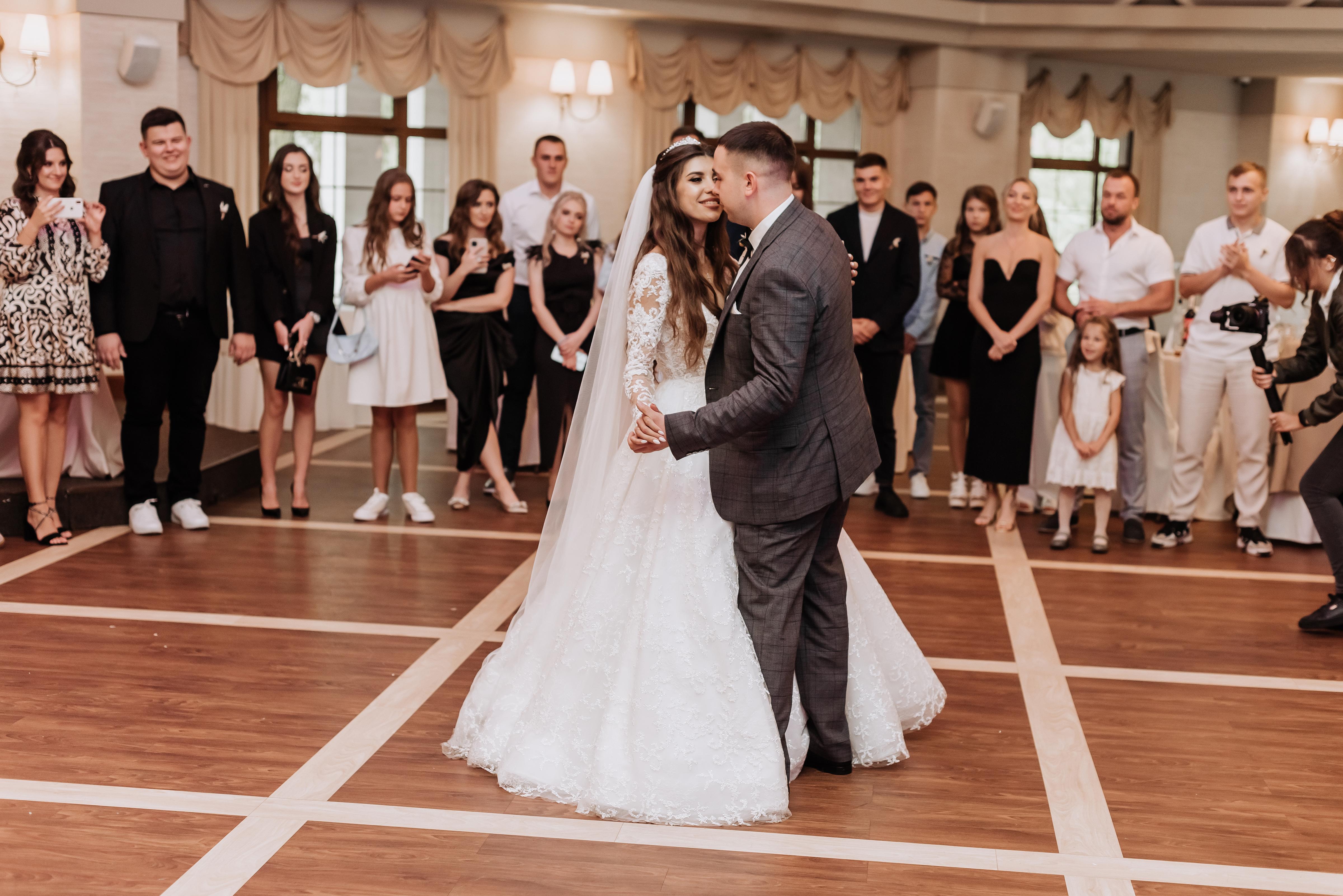 A Glamorous Summer Wedding at Panska Gora 38