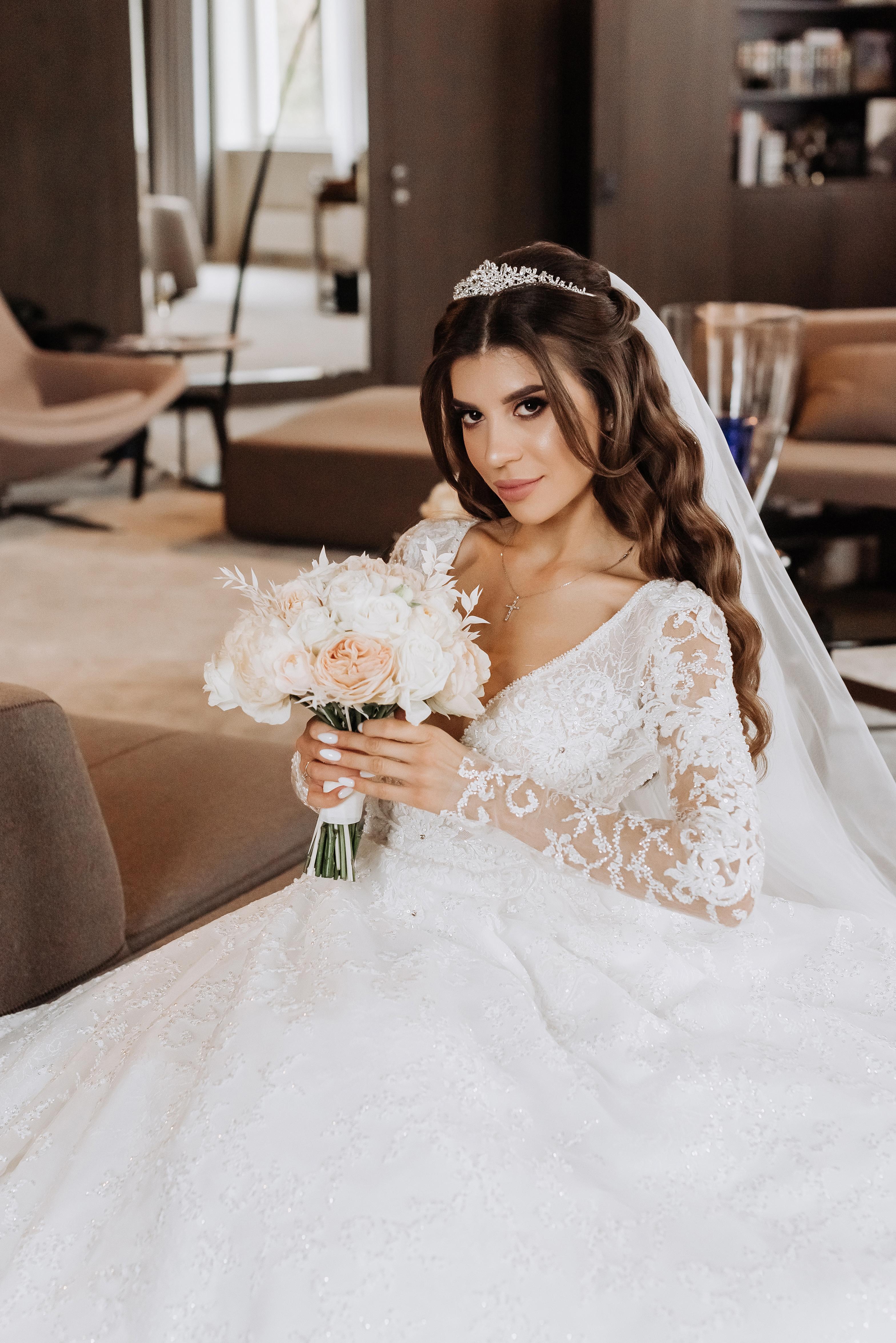 A Glamorous Summer Wedding at Panska Gora 35