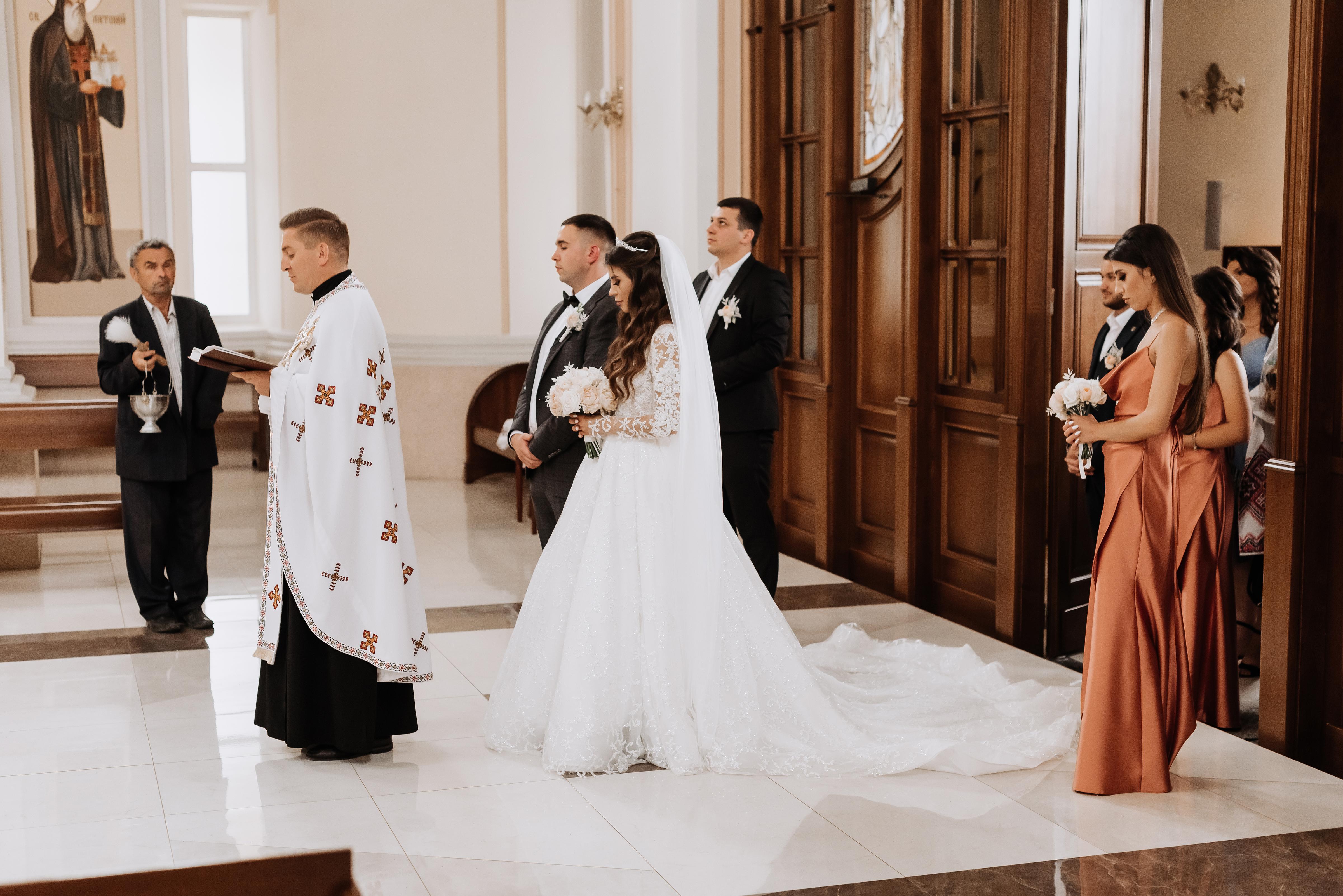 A Glamorous Summer Wedding at Panska Gora photo 5