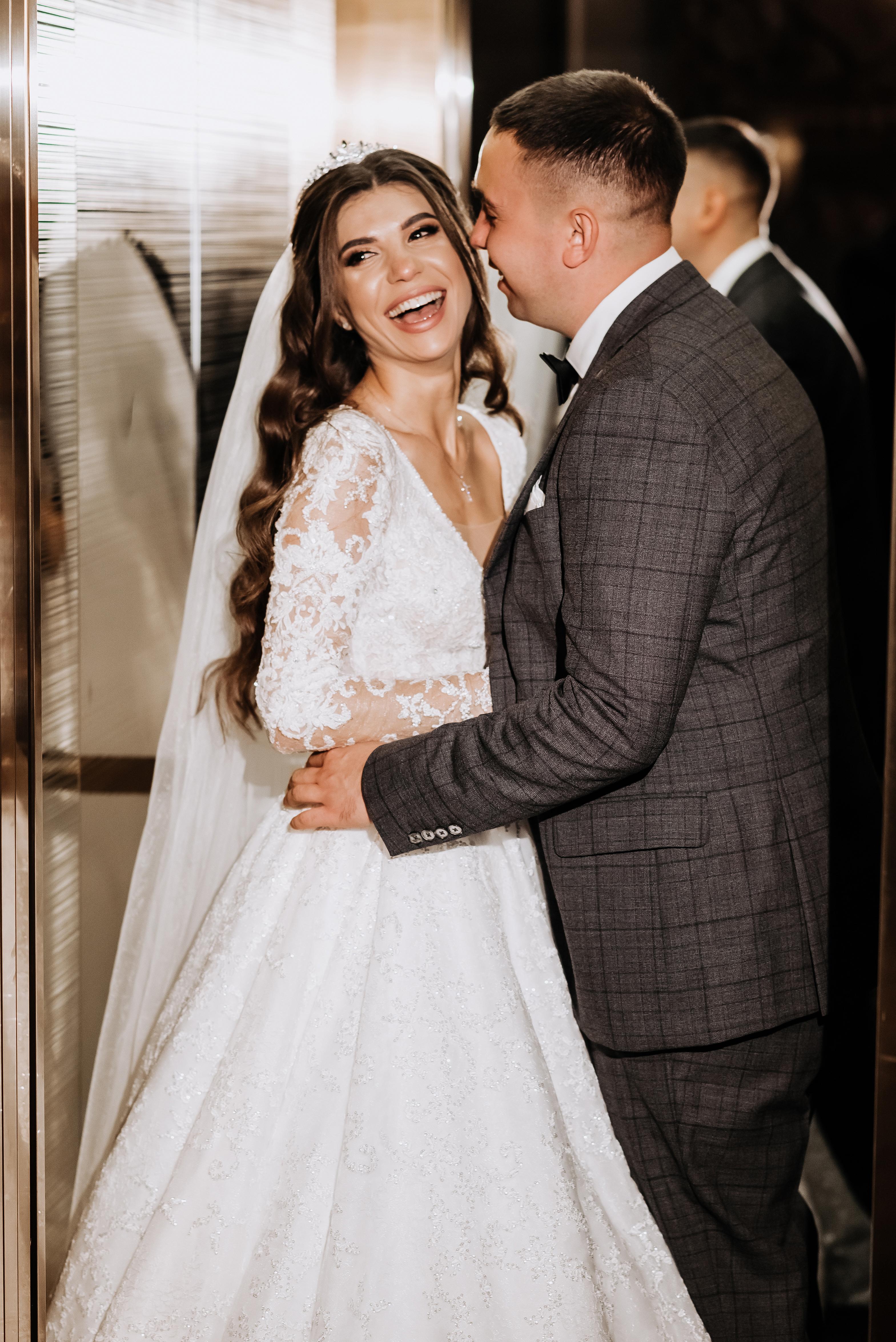 A Glamorous Summer Wedding at Panska Gora 21