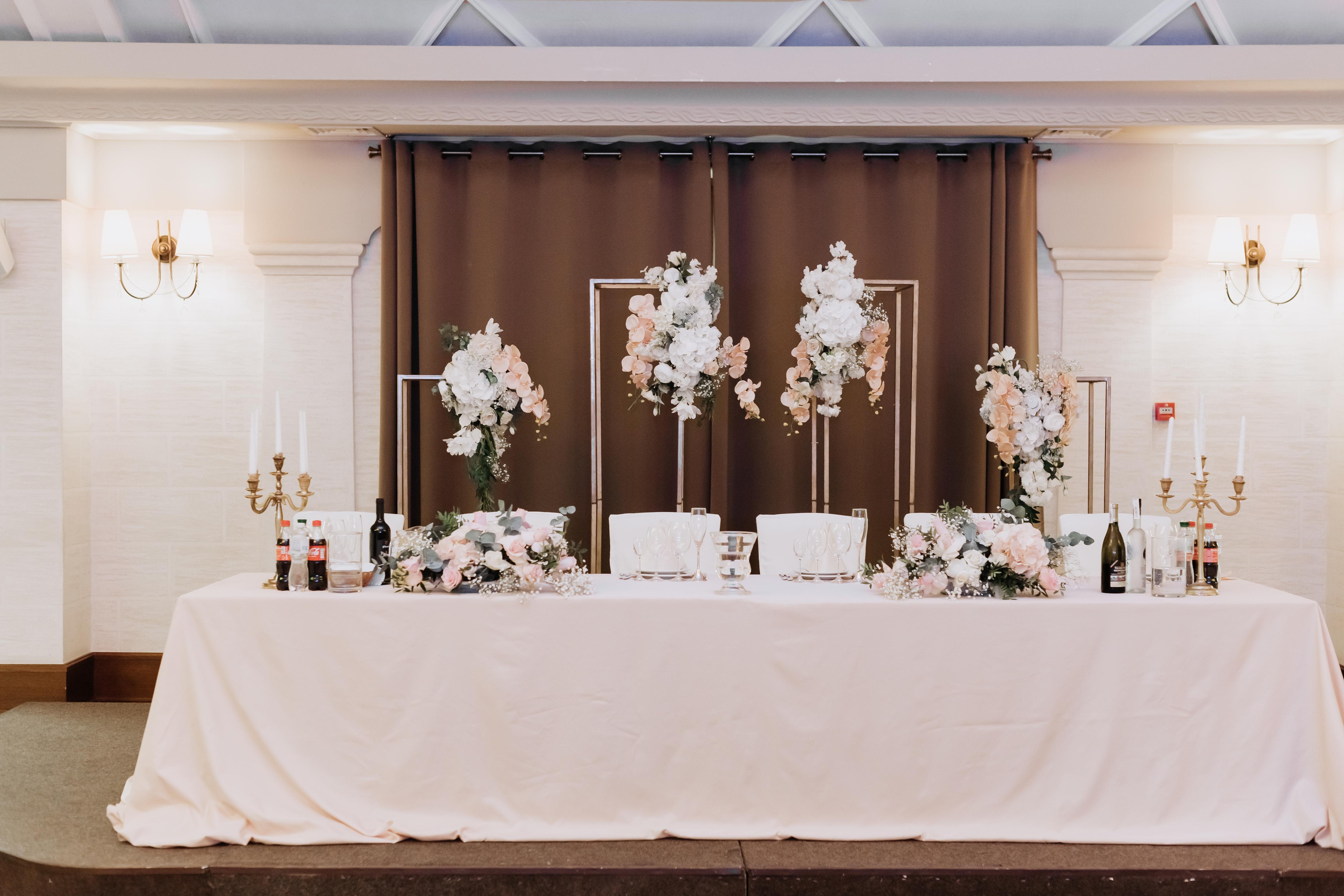 A Glamorous Summer Wedding at Panska Gora 17