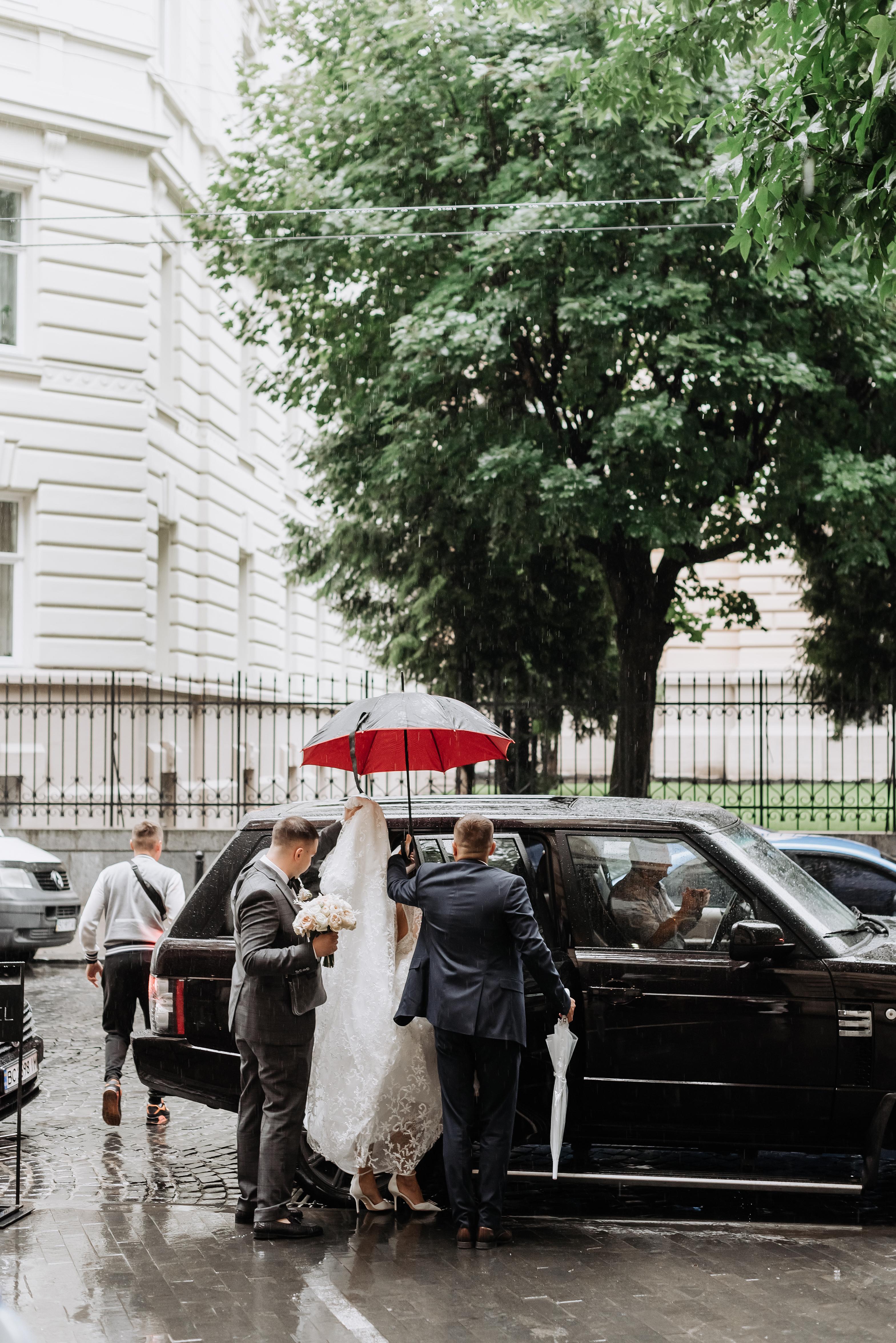 A Glamorous Summer Wedding at Panska Gora 22