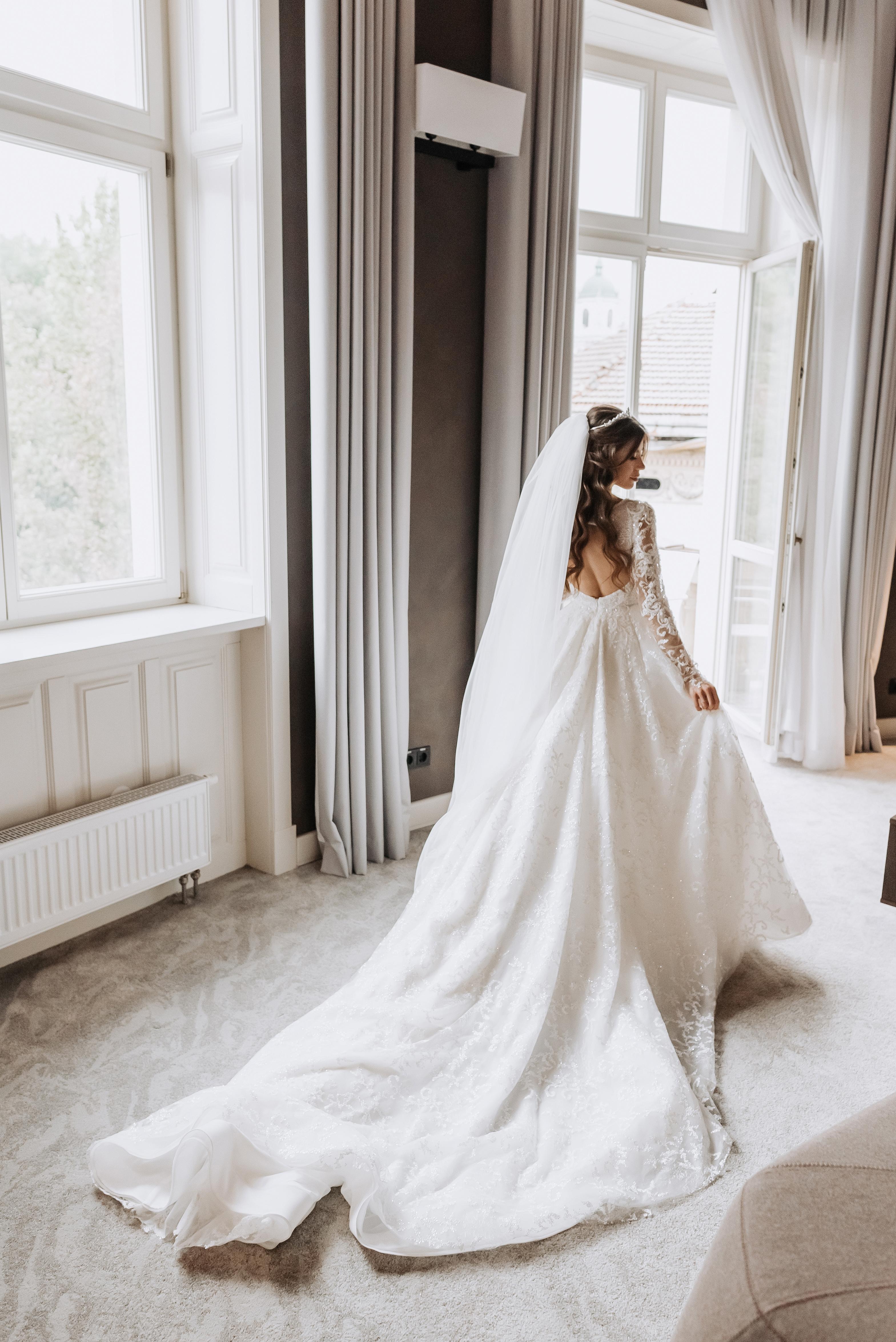 A Glamorous Summer Wedding at Panska Gora 18