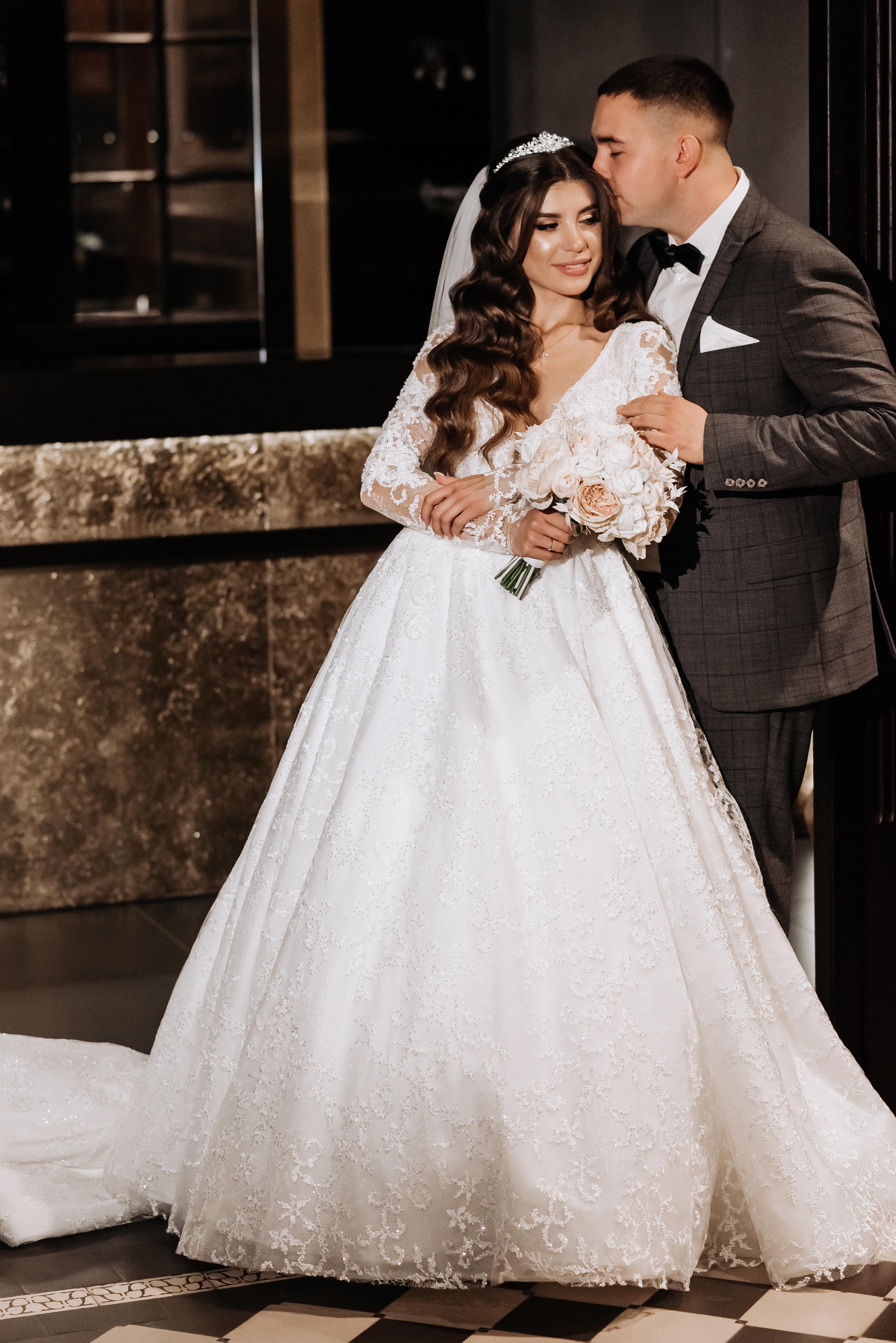 A Glamorous Summer Wedding at Panska Gora 34