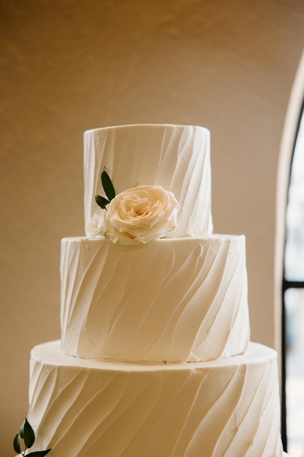 A Modern Summer Wedding at Perona Farms 15