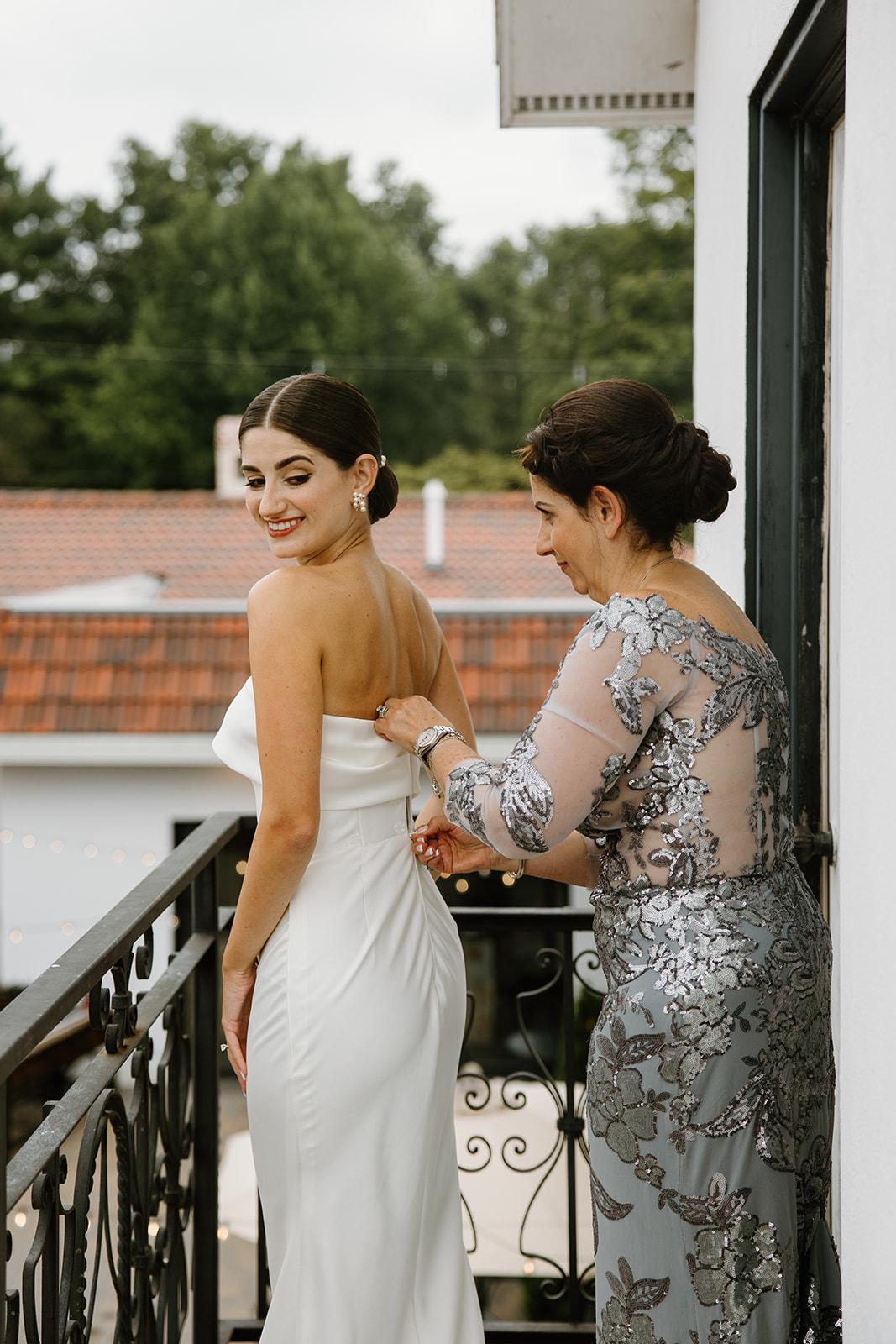 A Modern Summer Wedding at Perona Farms 34