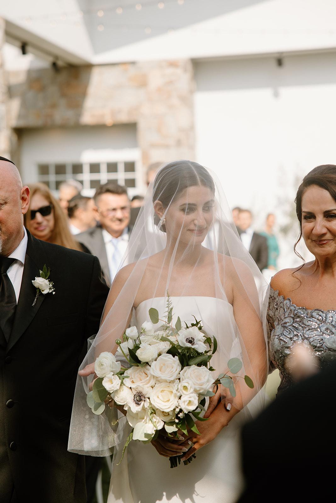 A Modern Summer Wedding at Perona Farms 23