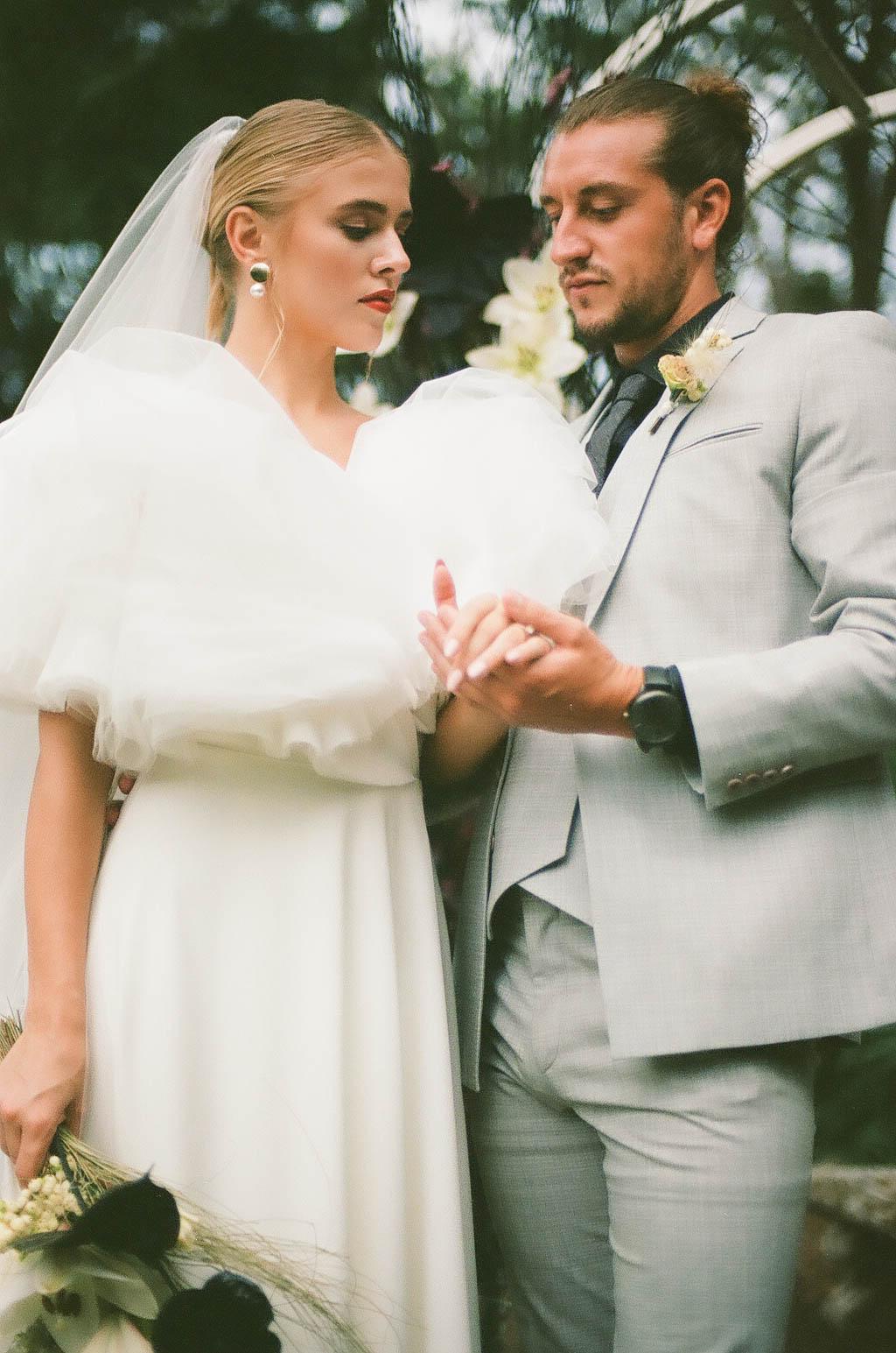 A Romantic Summer Wedding at Pan's Garden 2