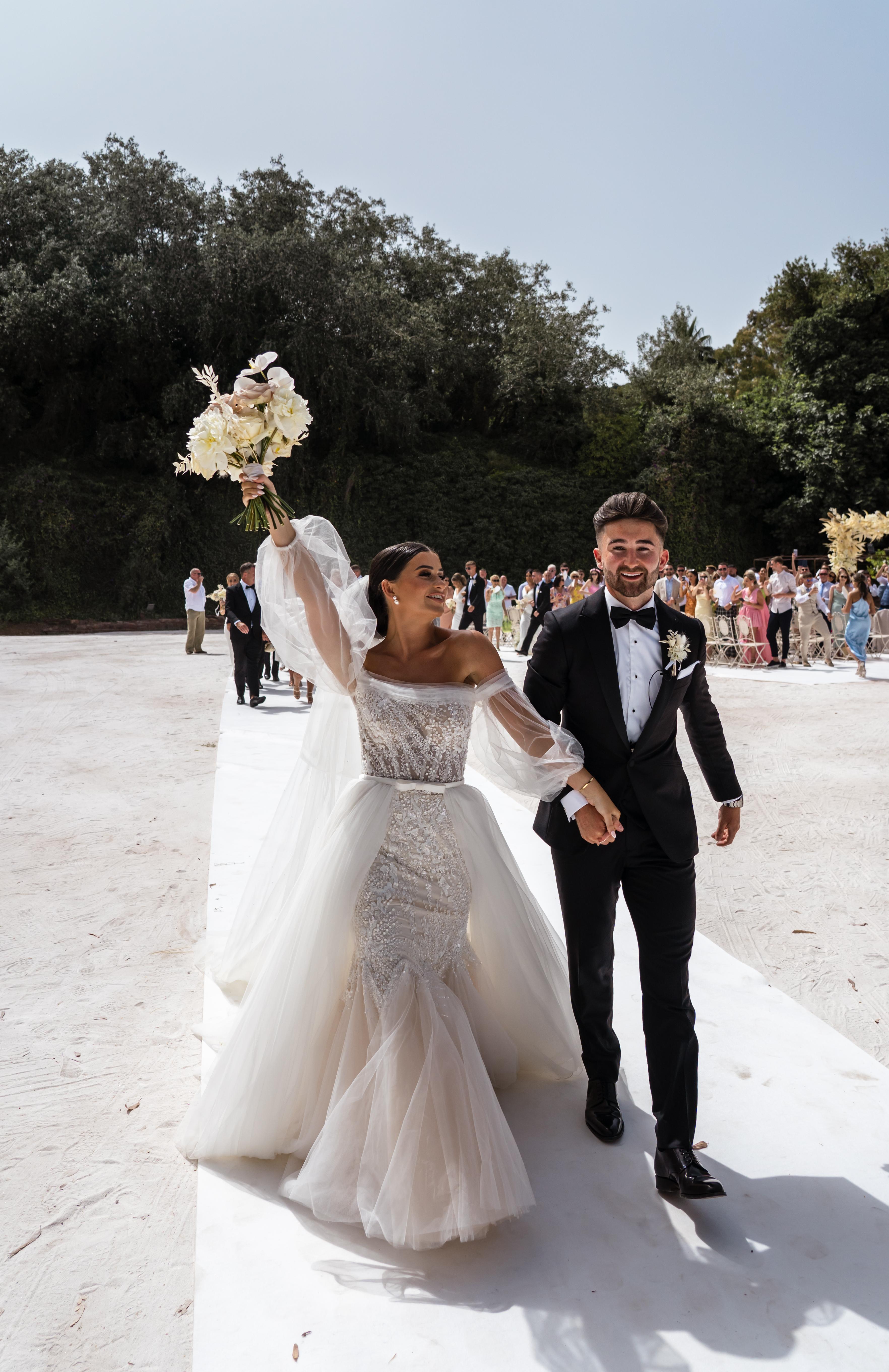 A Modern Summer Wedding at Finca La Concepcion