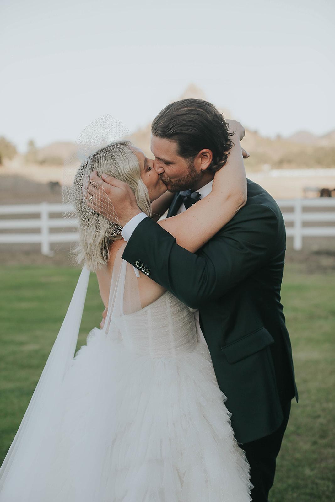 A Whimsical Summer Wedding at Saddlerock Ranch 6