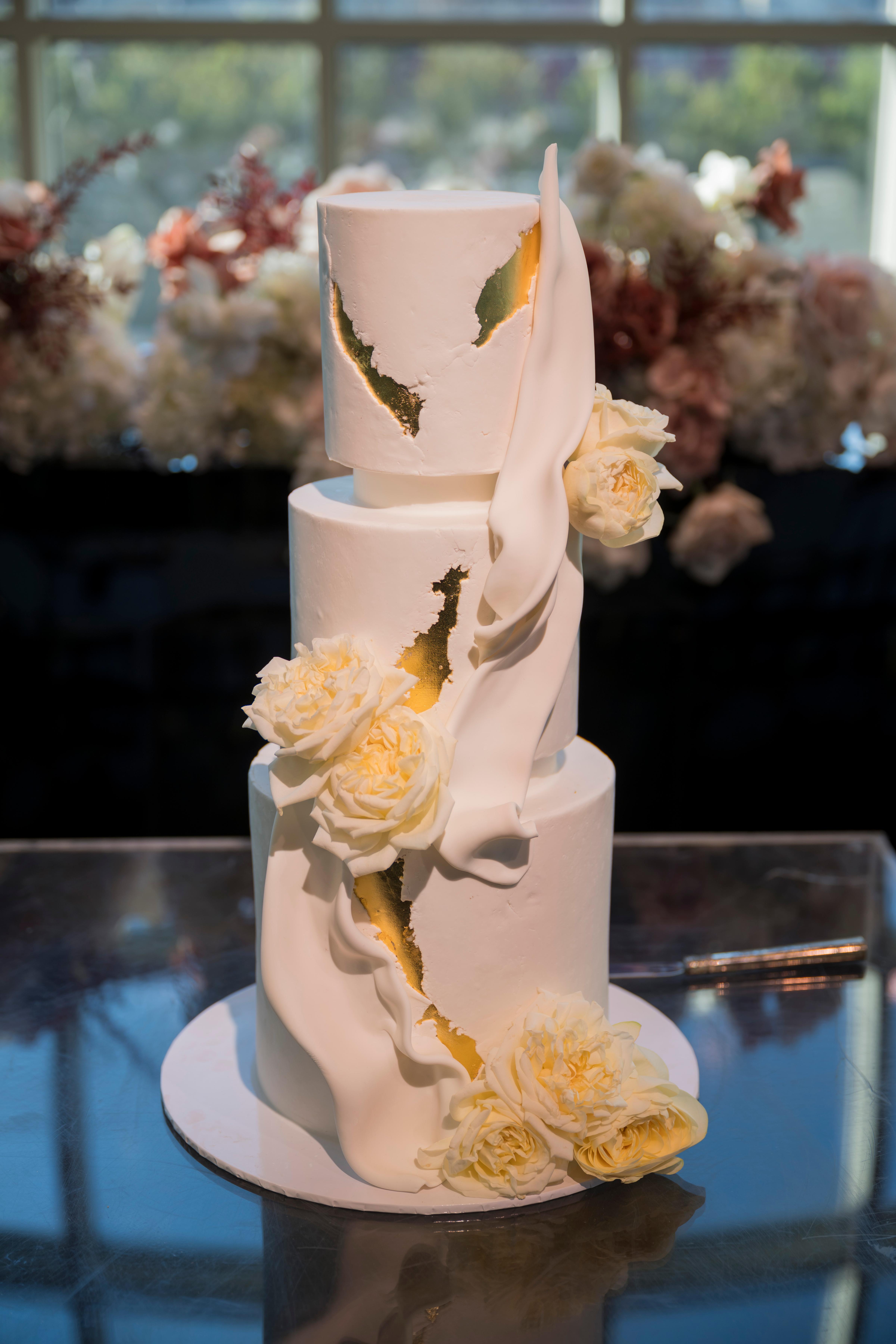 A Spring Glamorous Wedding at Metropolis Events 35