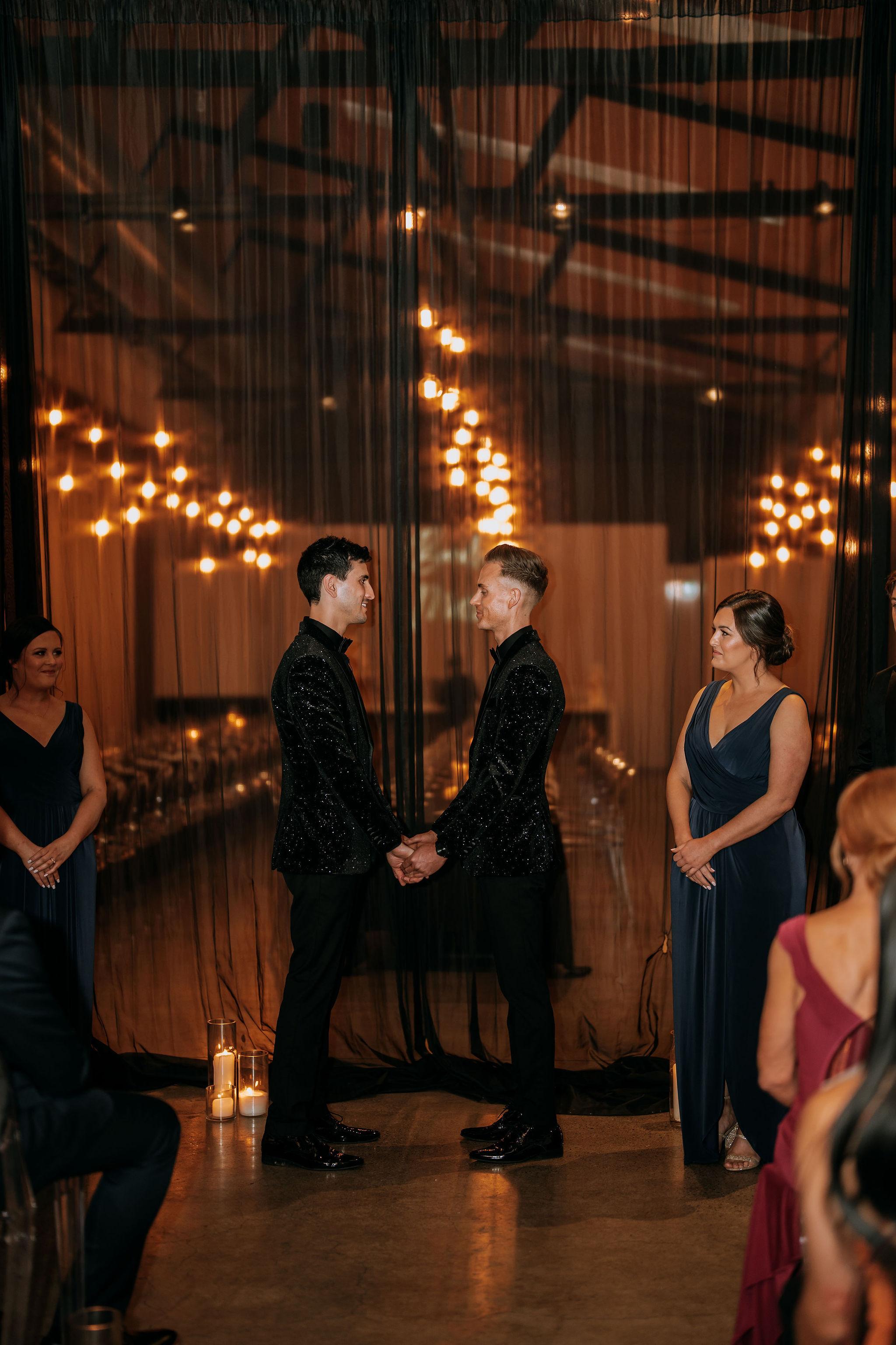 A Glamorous Summer Wedding at Twotonmax 38
