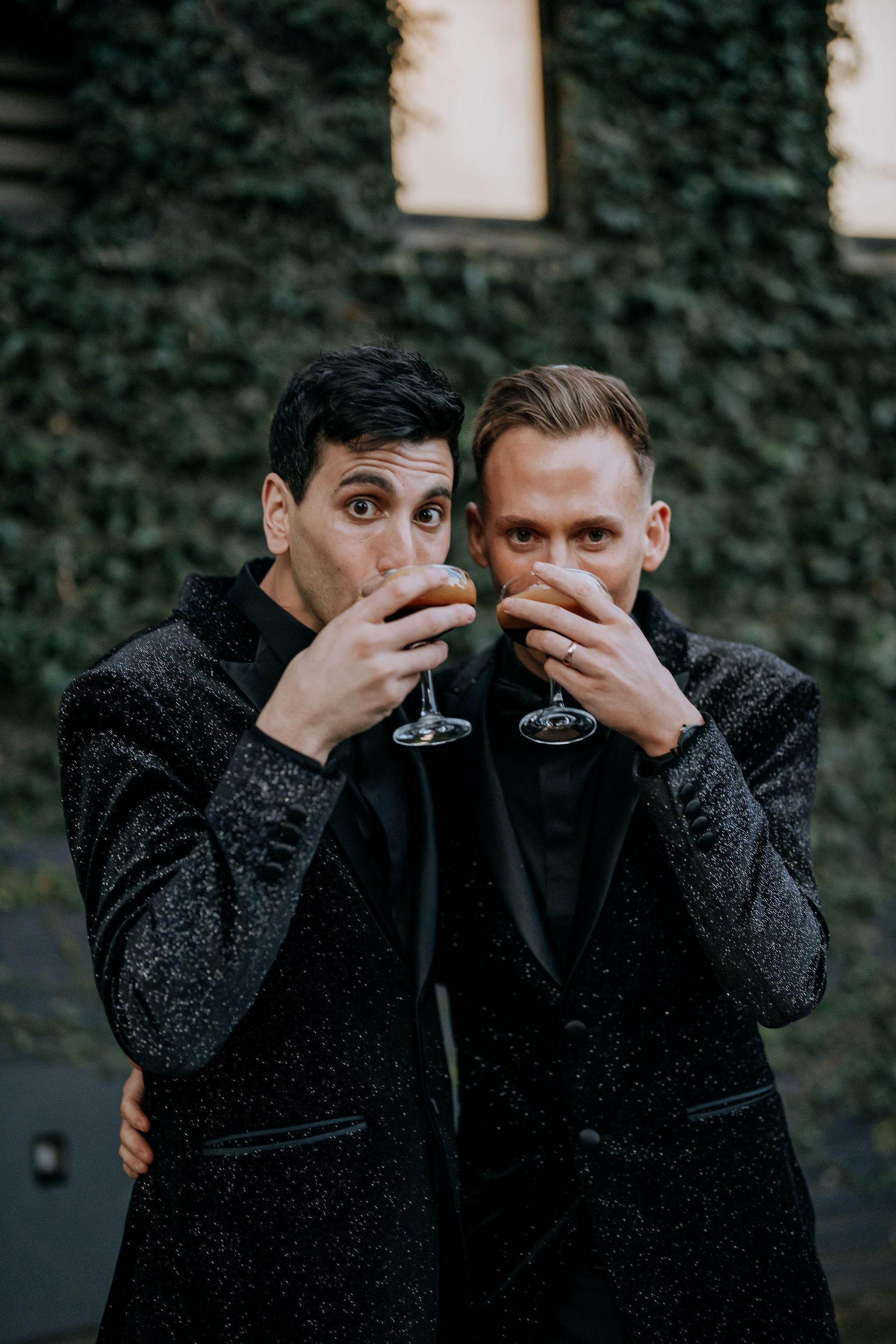 A Glamorous Summer Wedding at Twotonmax 37