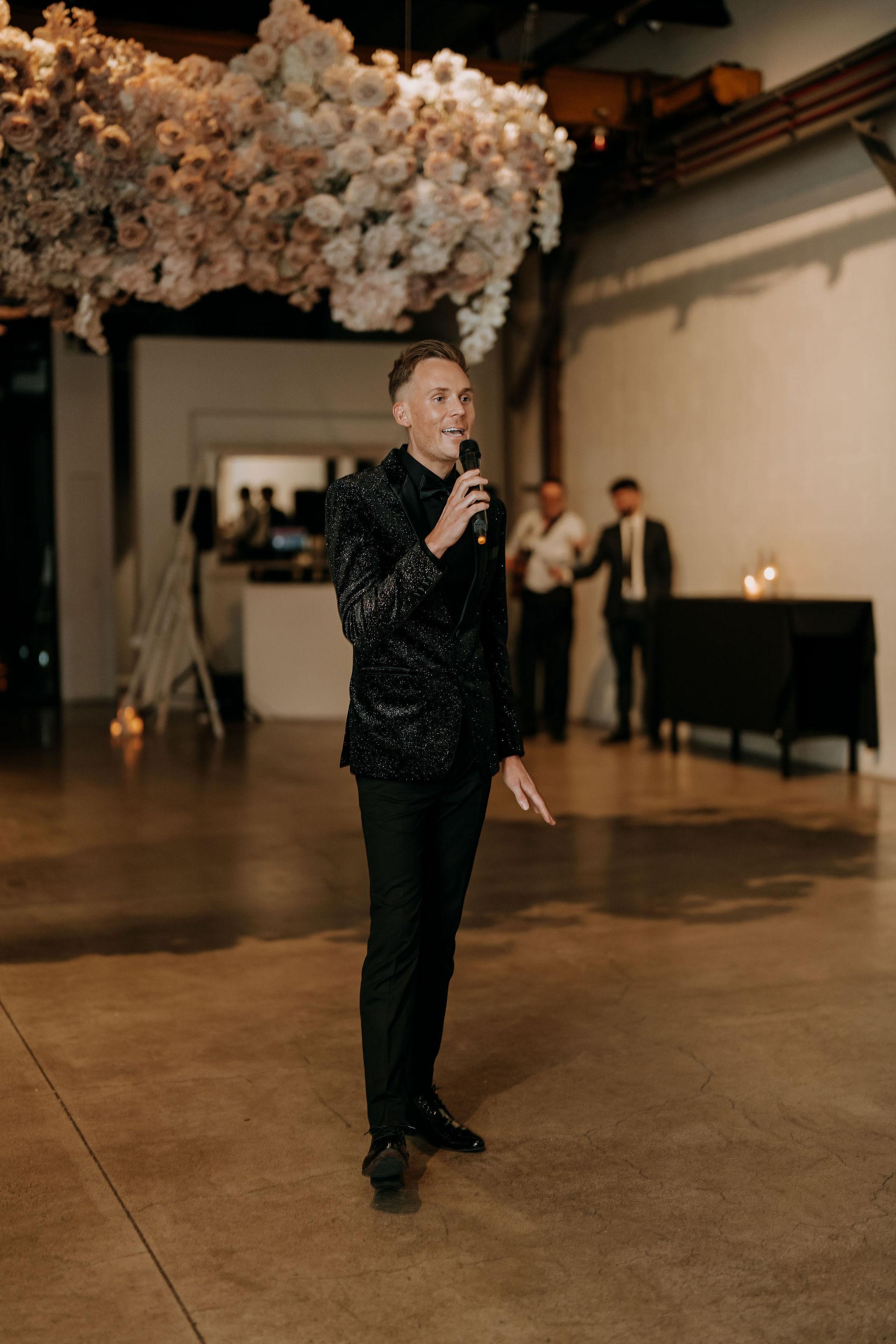 A Glamorous Summer Wedding at Twotonmax 18