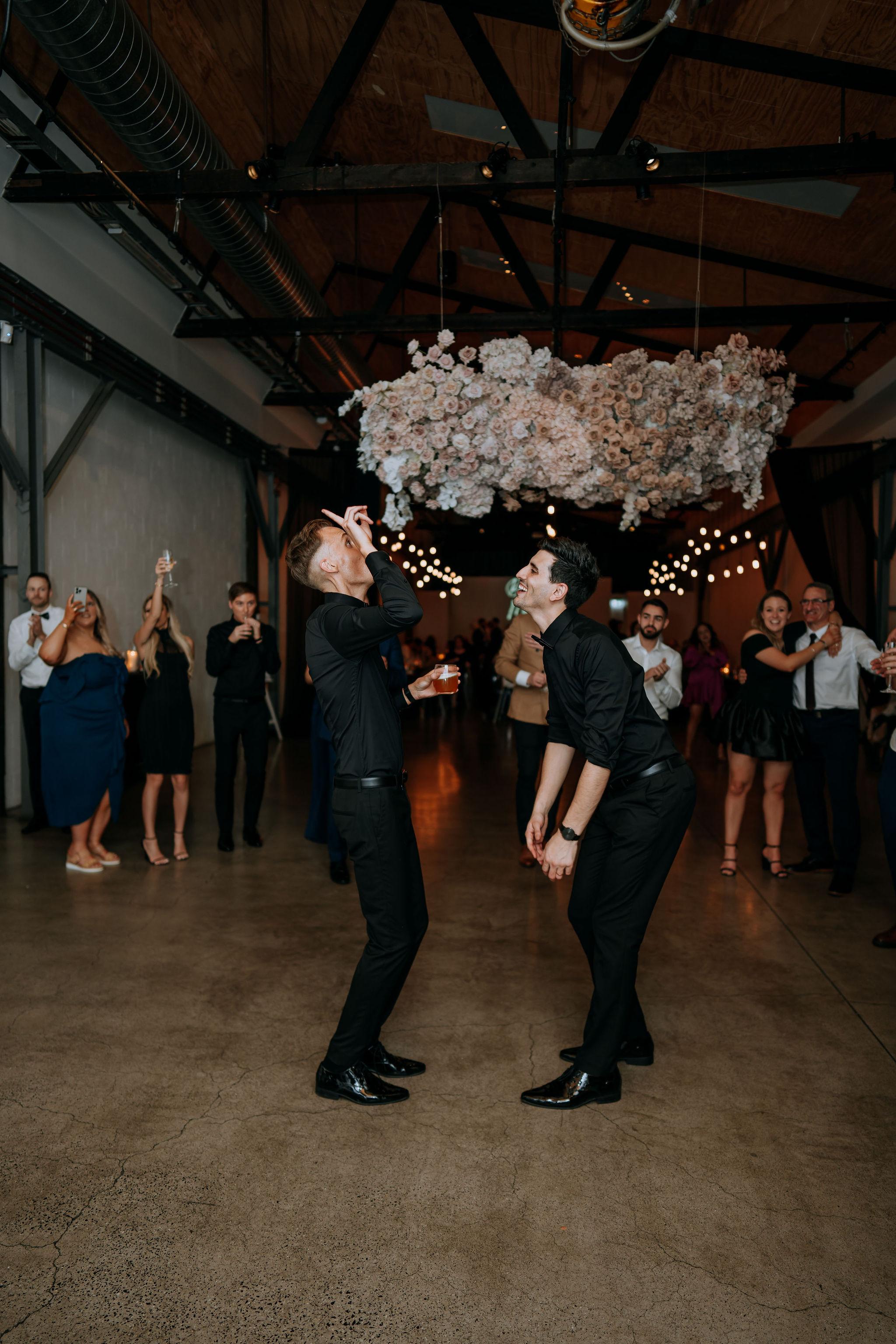 A Glamorous Summer Wedding at Twotonmax 49