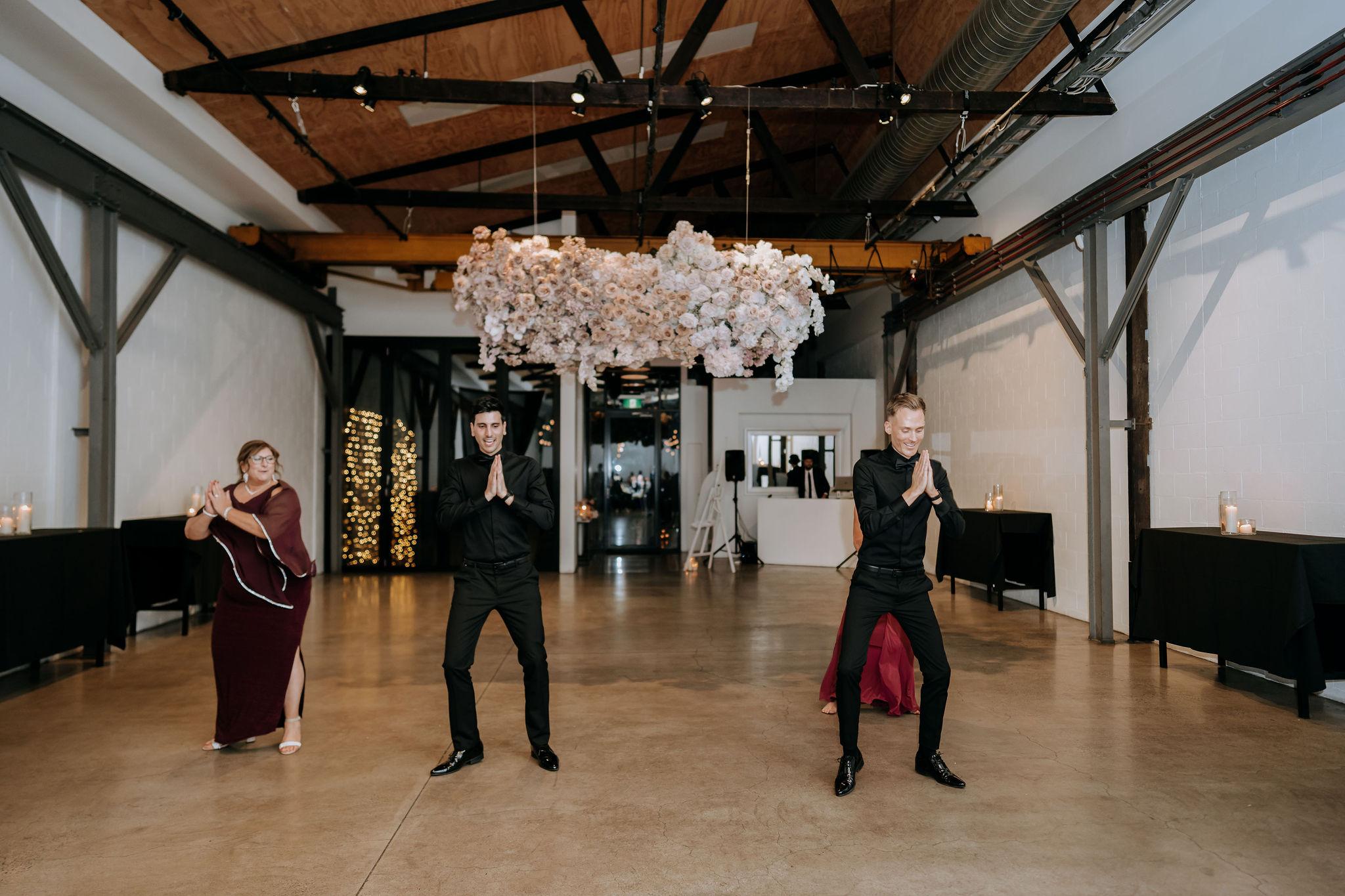 A Glamorous Summer Wedding at Twotonmax 8