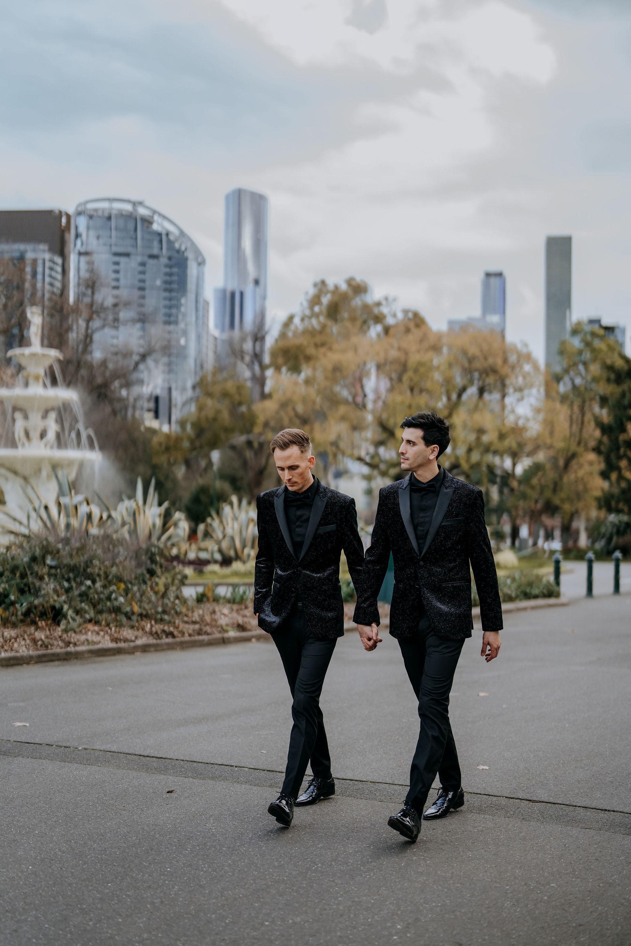 A Glamorous Summer Wedding at Twotonmax 23