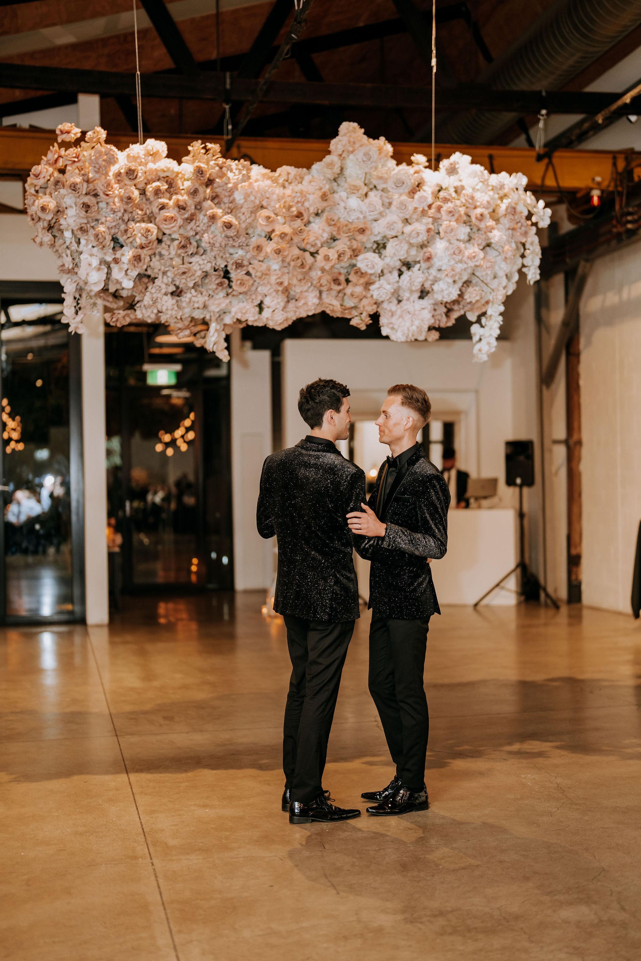A Glamorous Summer Wedding at Twotonmax 45