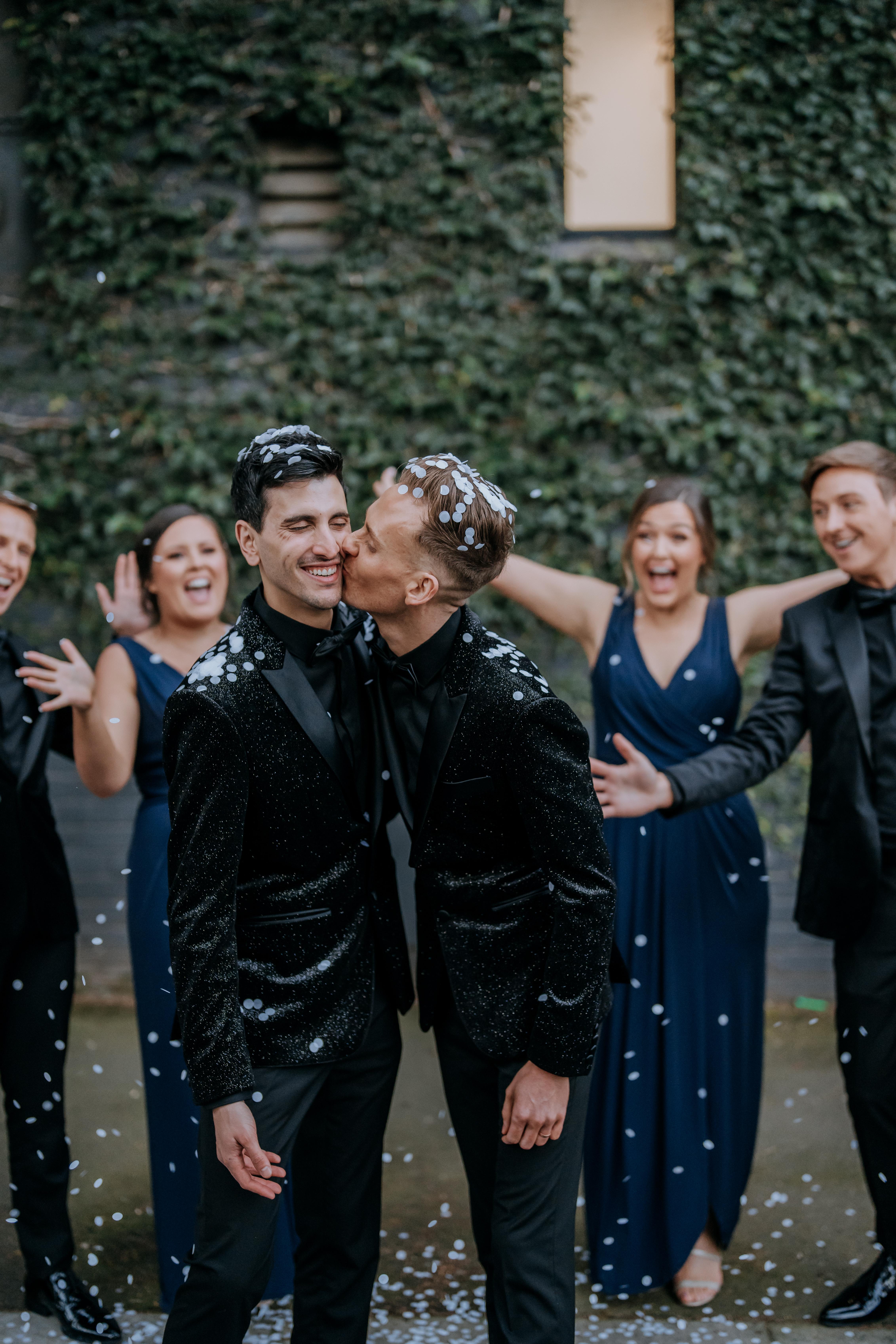 A Glamorous Summer Wedding at Two Ton Max 14