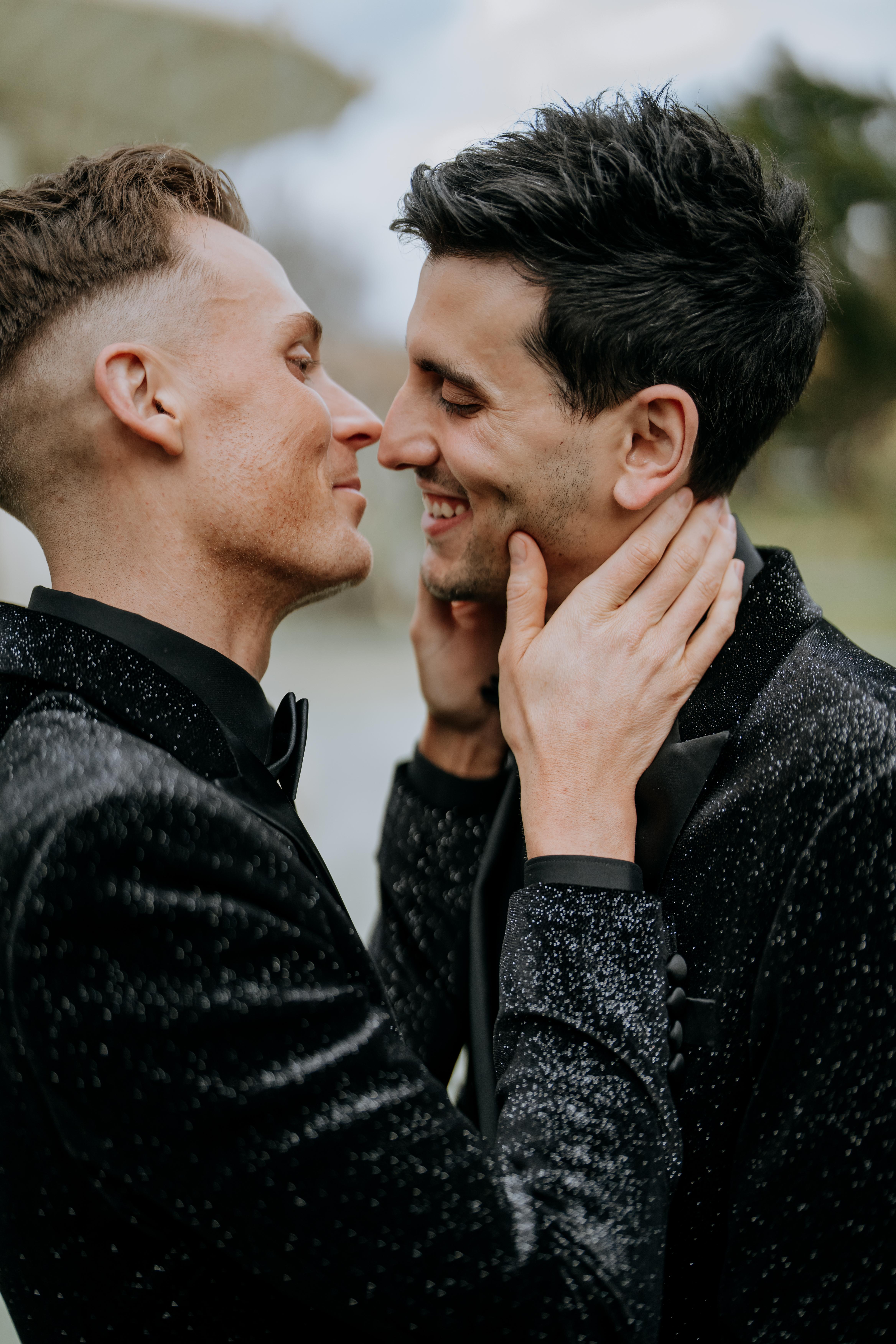 A Glamorous Summer Wedding at Two Ton Max 10