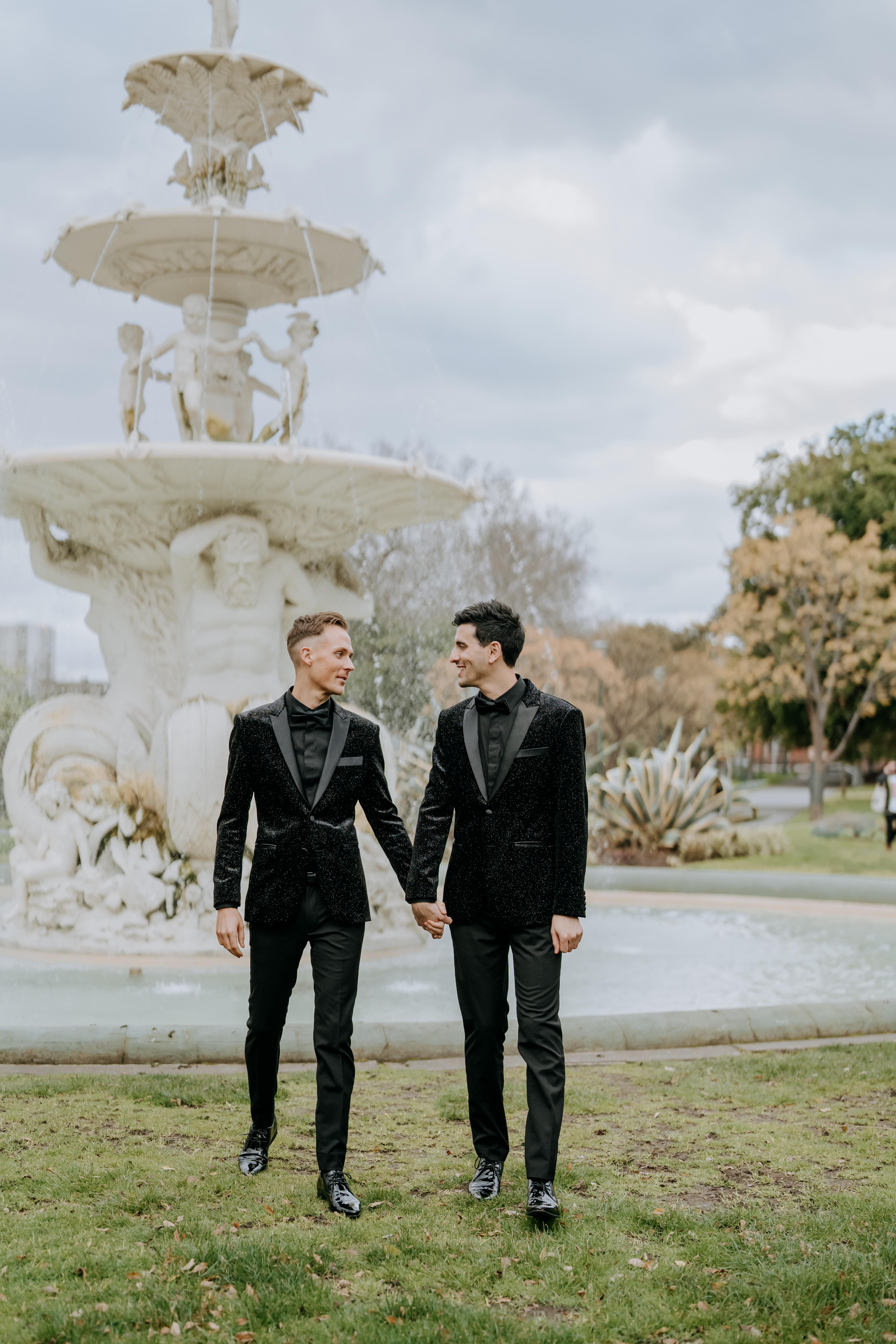 A Glamorous Summer Wedding at Two Ton Max photo 2