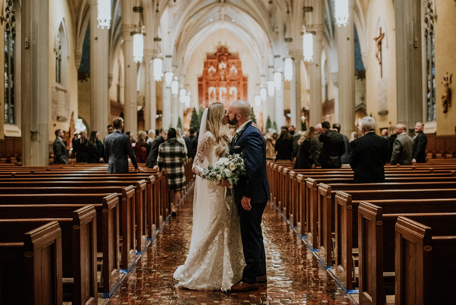 A Glamorous Winter Wedding at Old Courthouse 31