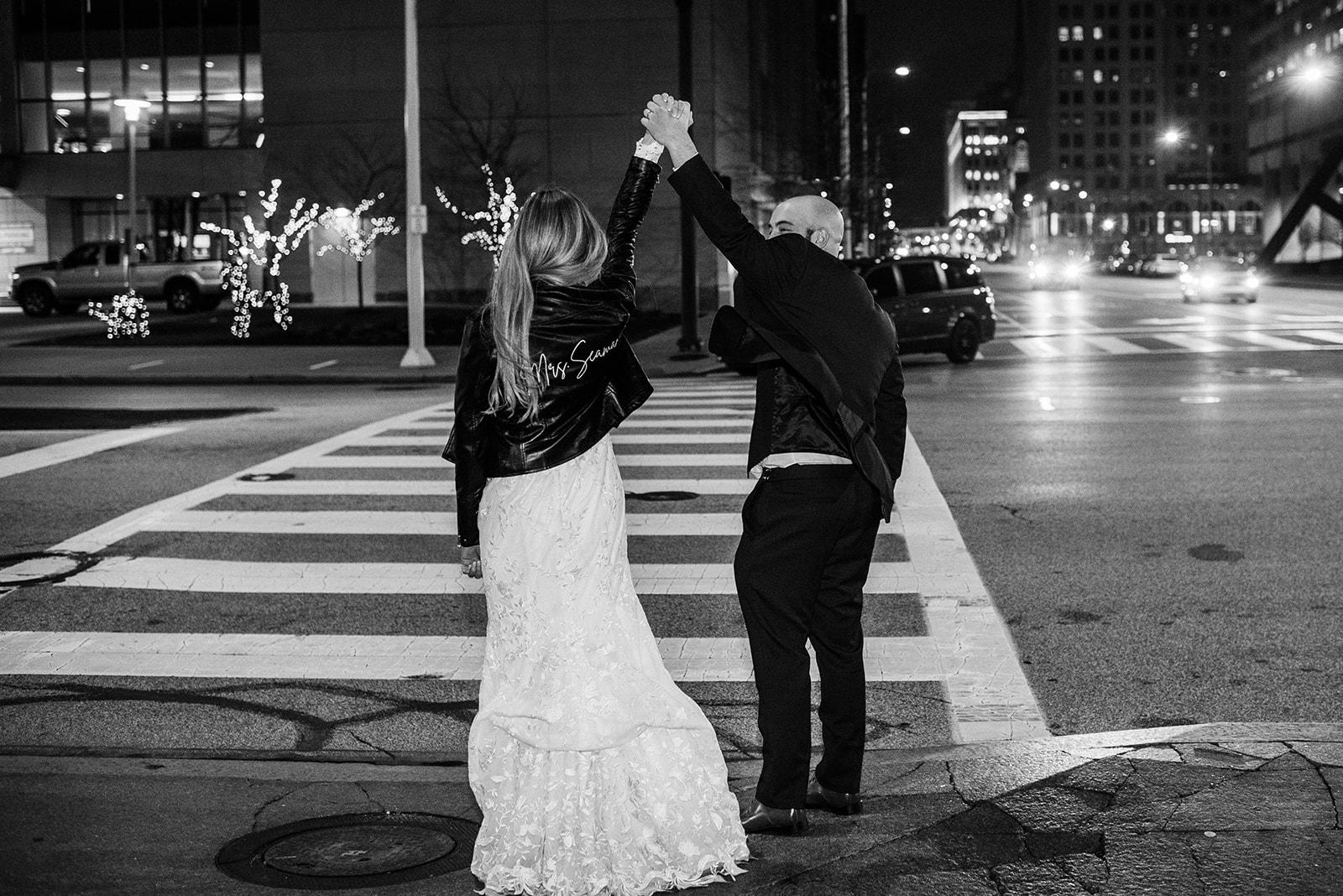 A Glamorous Winter Wedding at Old Courthouse photo 5