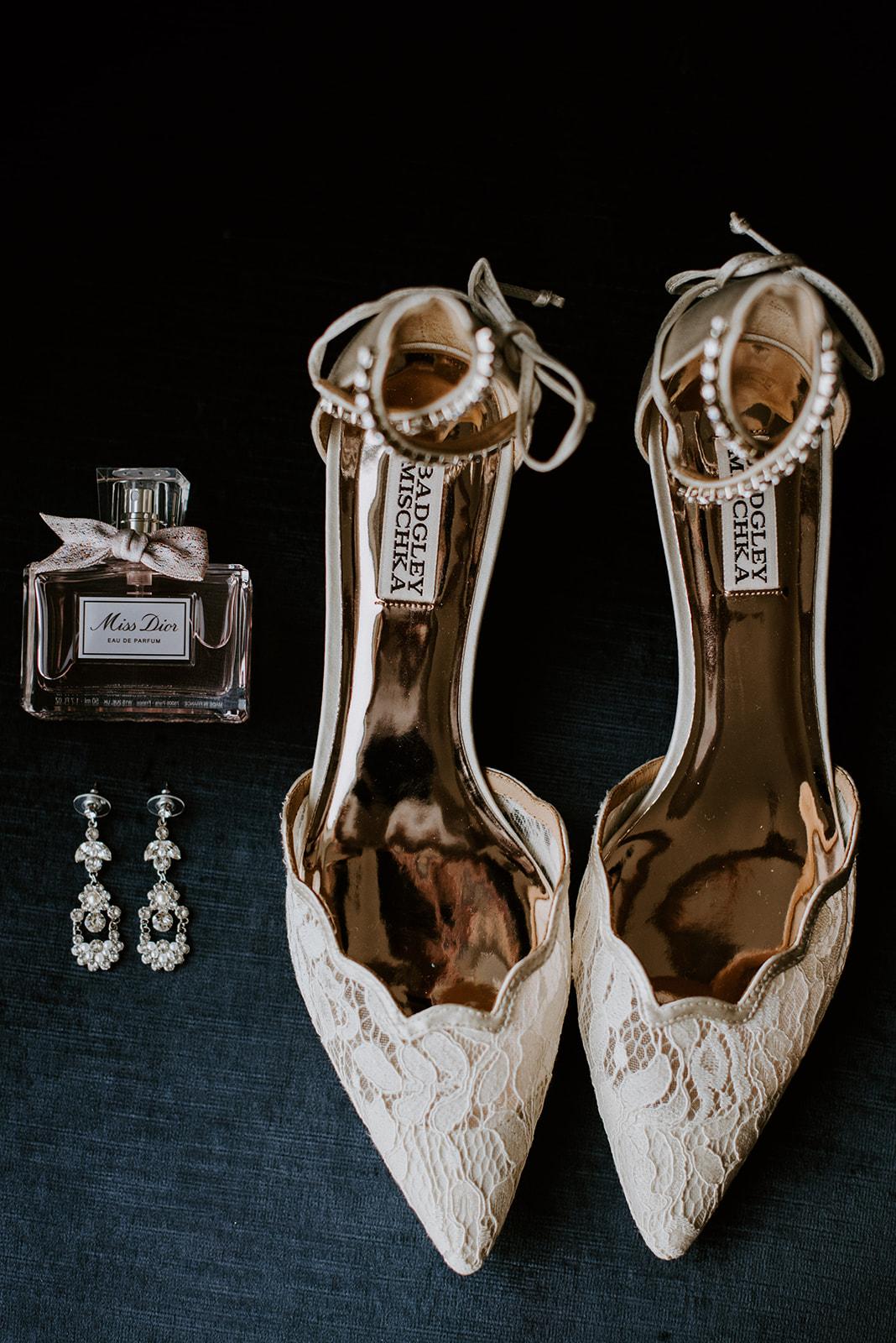 A Glamorous Winter Wedding at Old Courthouse 21