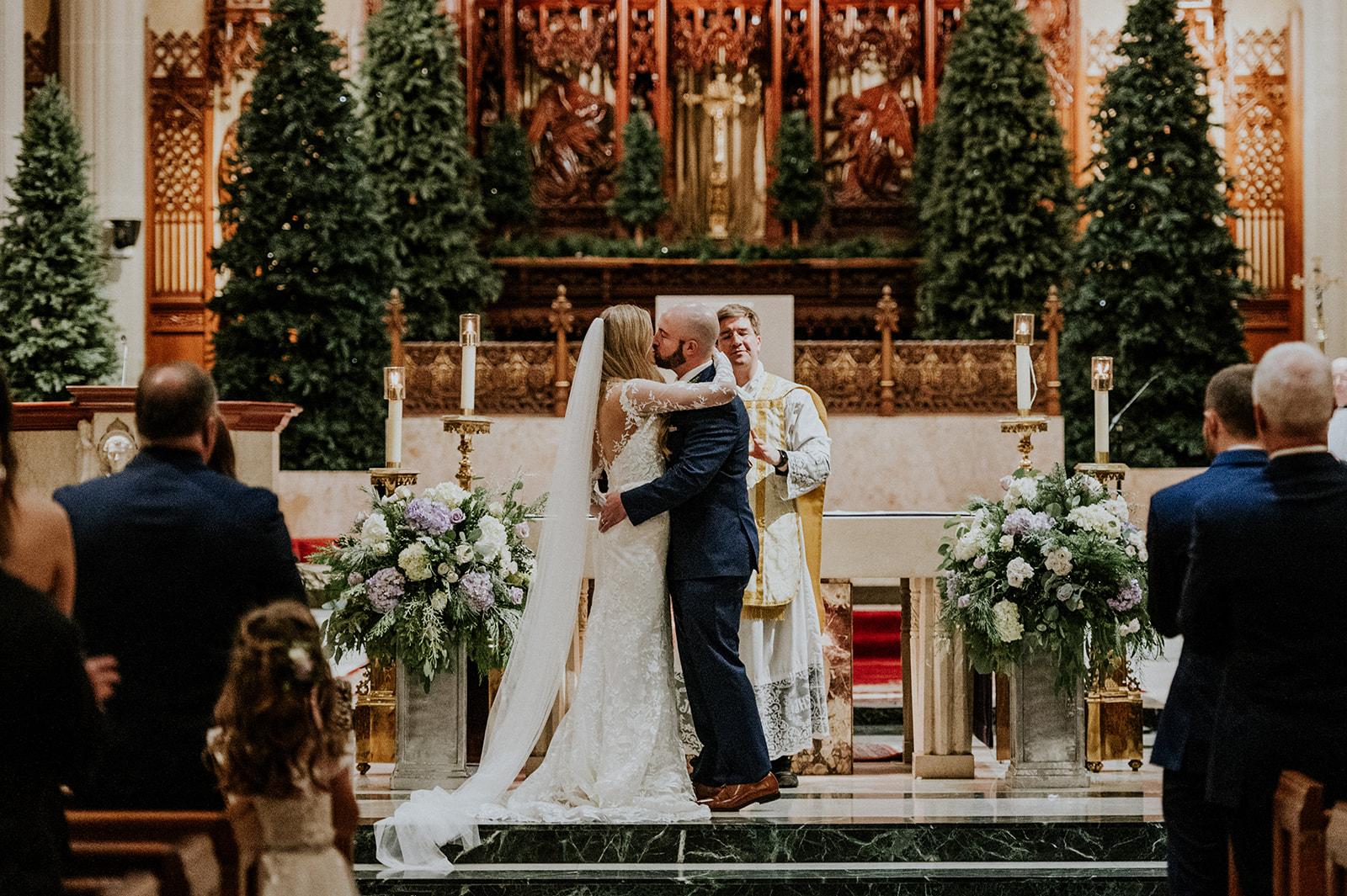 A Glamorous Winter Wedding at Old Courthouse 35