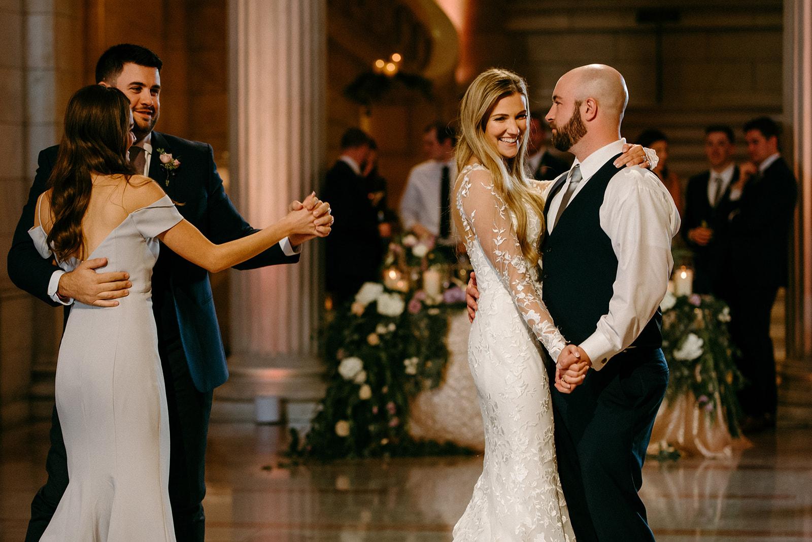 A Glamorous Winter Wedding at Old Courthouse photo 4