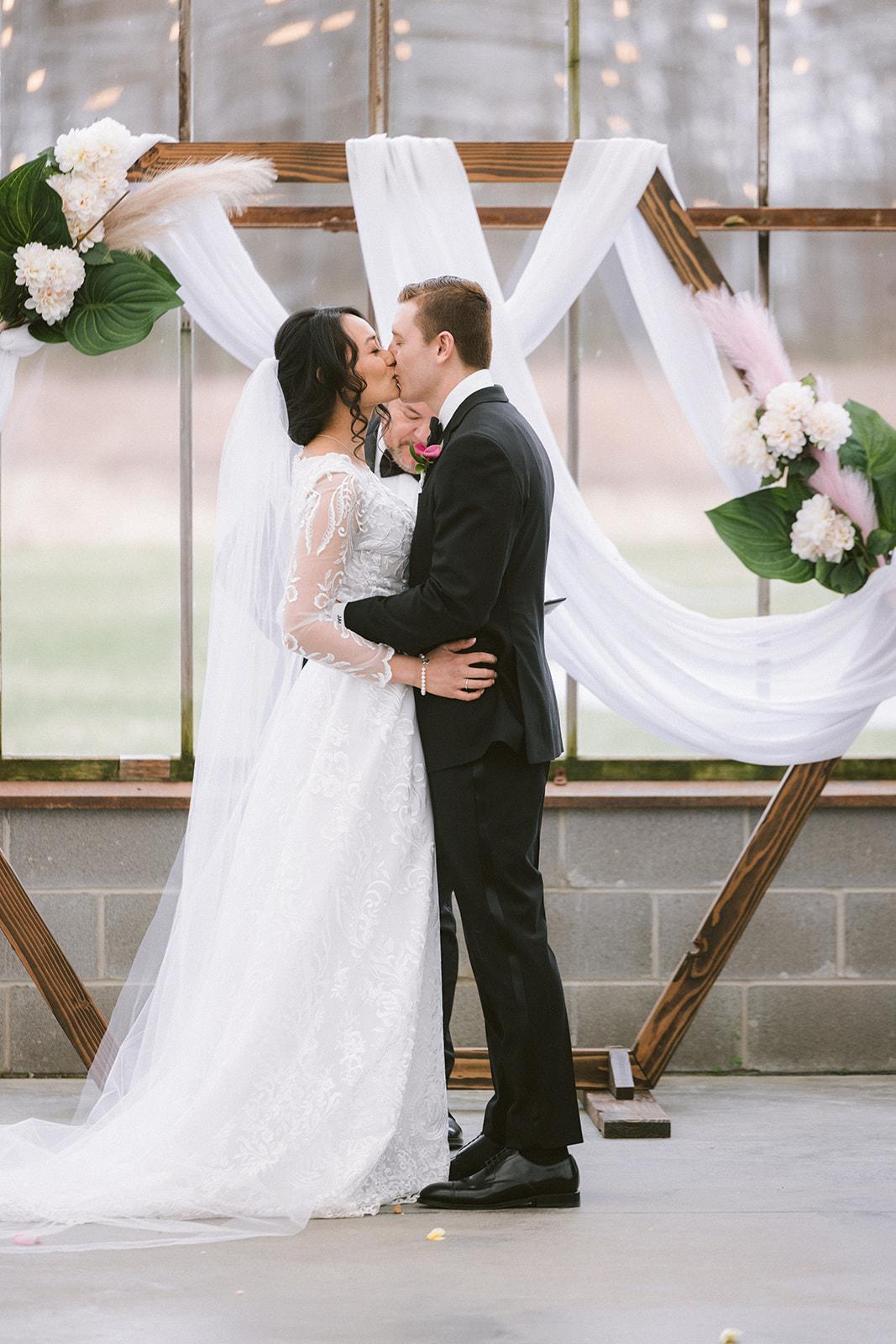 A Classic Spring Wedding at Jorgensen Oak Grove 39
