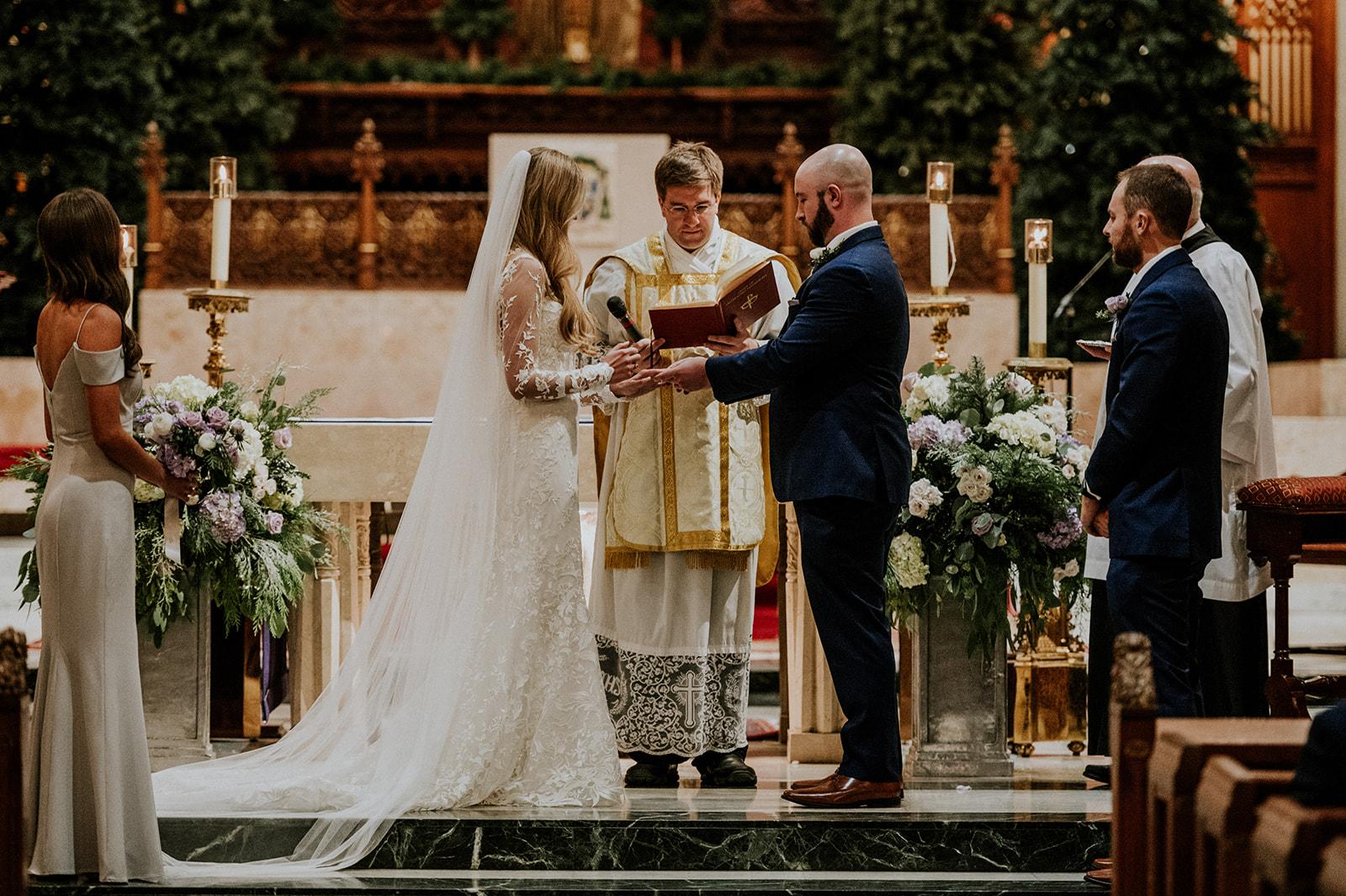 A Glamorous Winter Wedding at Old Courthouse 32