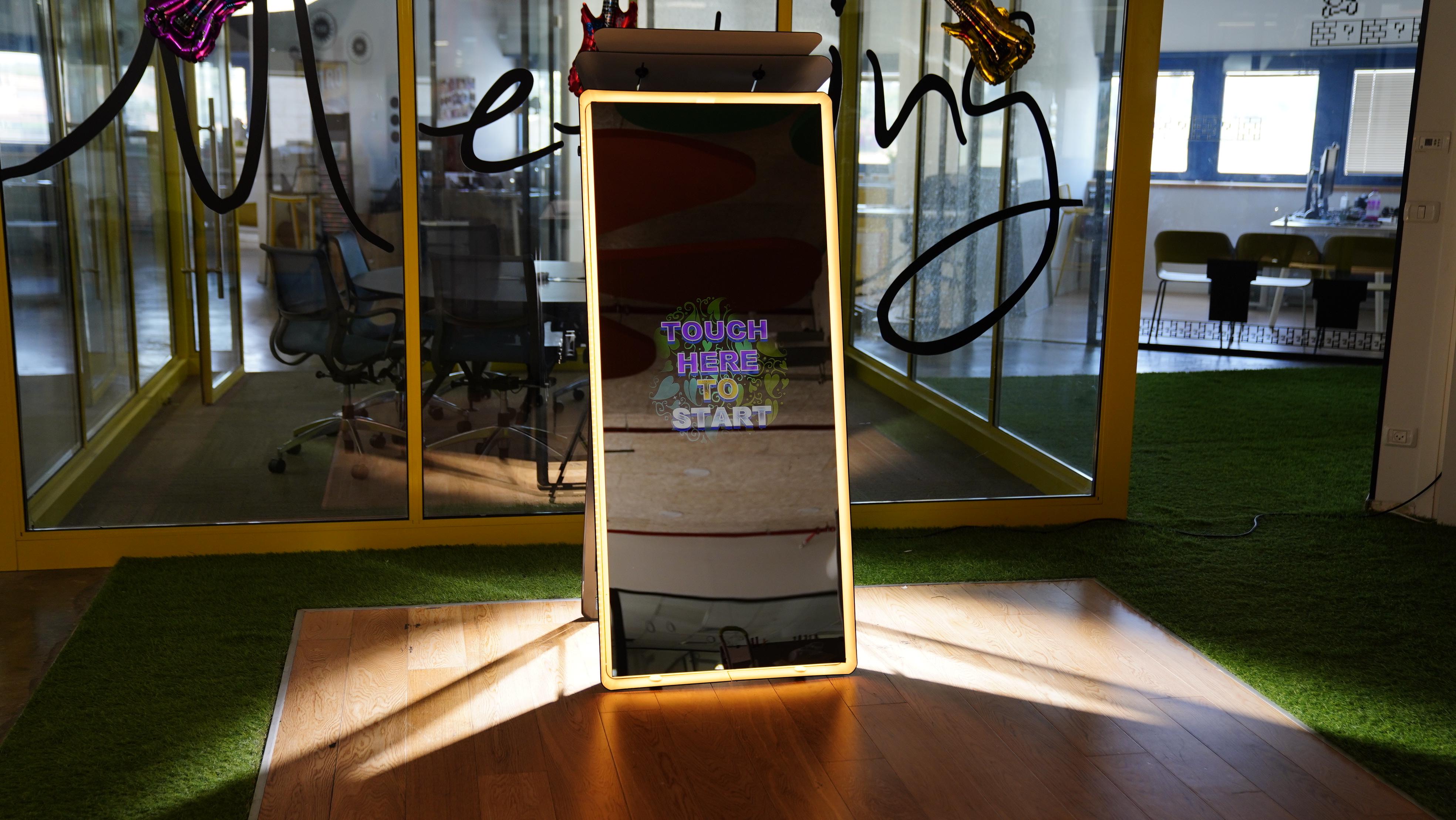 Snap Beauty Mirror Photo Booth