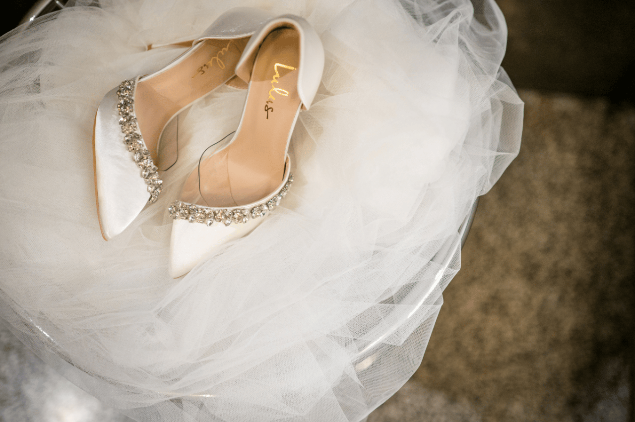 A Modern Summer Wedding at Cleveland Public Library photo 3