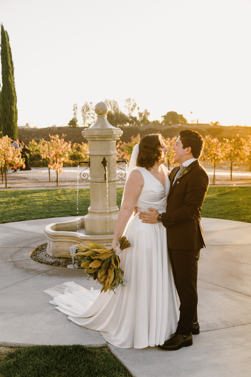 A Romantic Fall Wedding at Avensole Winery