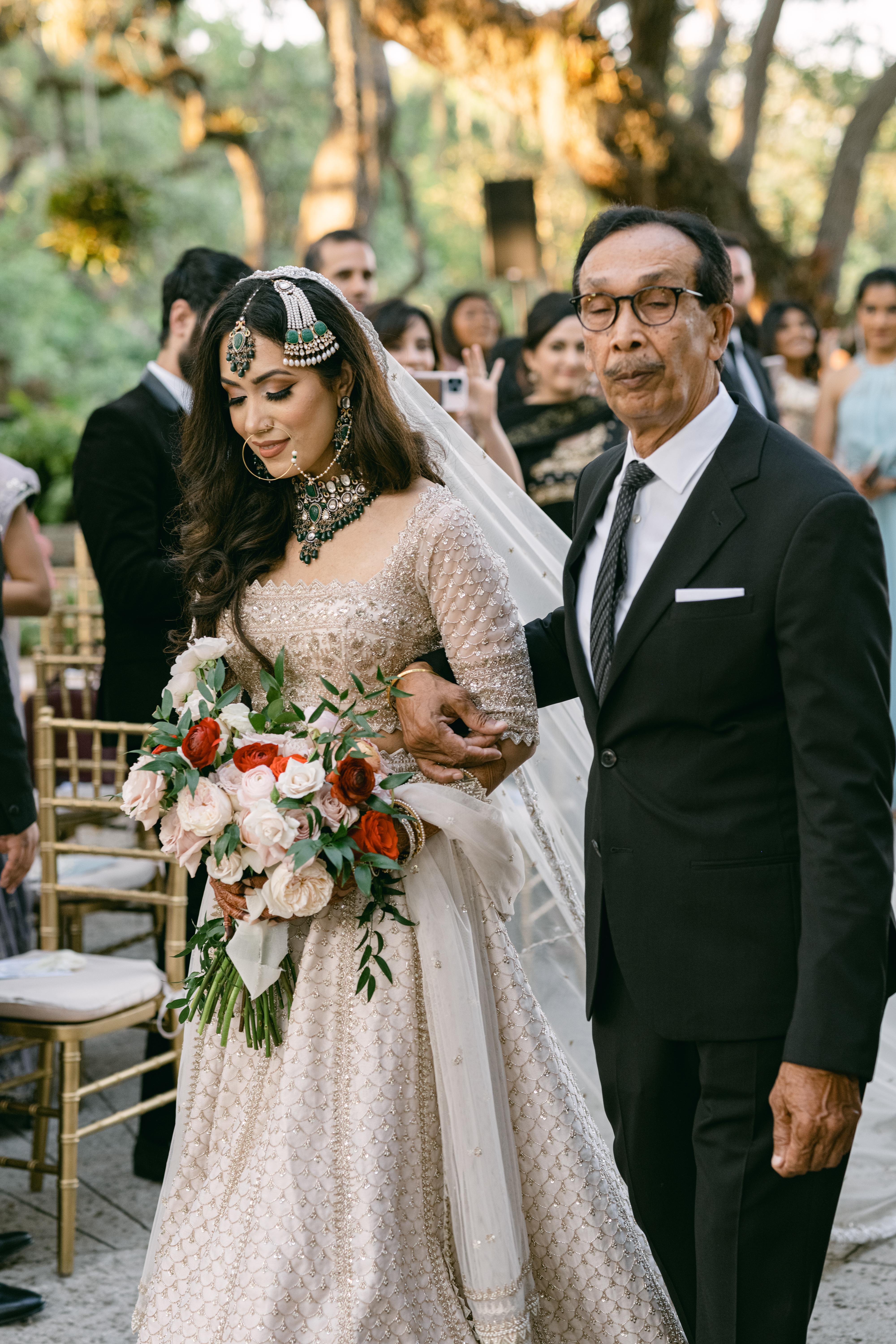 A Romantic Spring Wedding at Vizcaya Museum & Gardens 21
