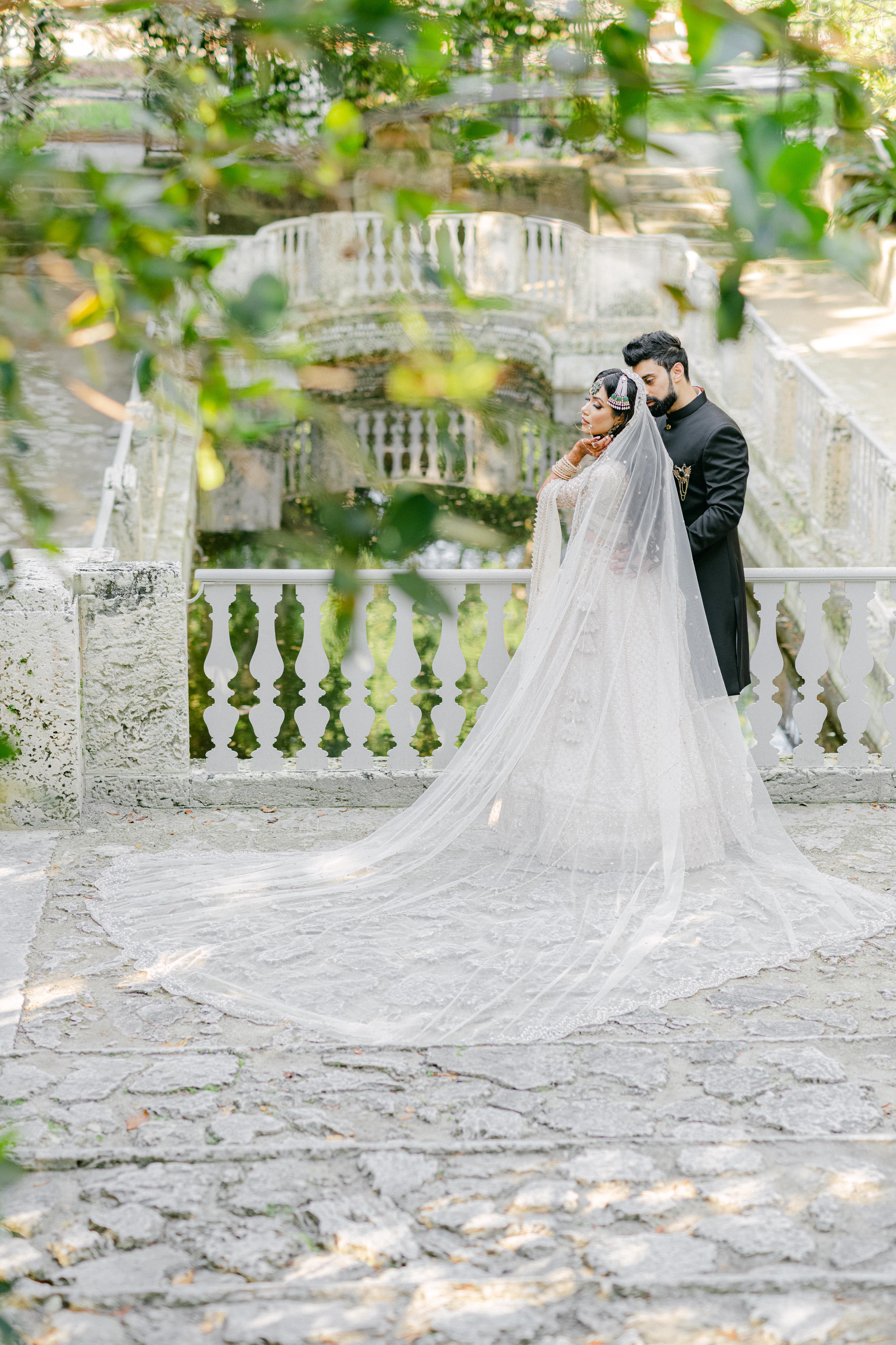 A Romantic Spring Wedding at Vizcaya Museum & Gardens 16