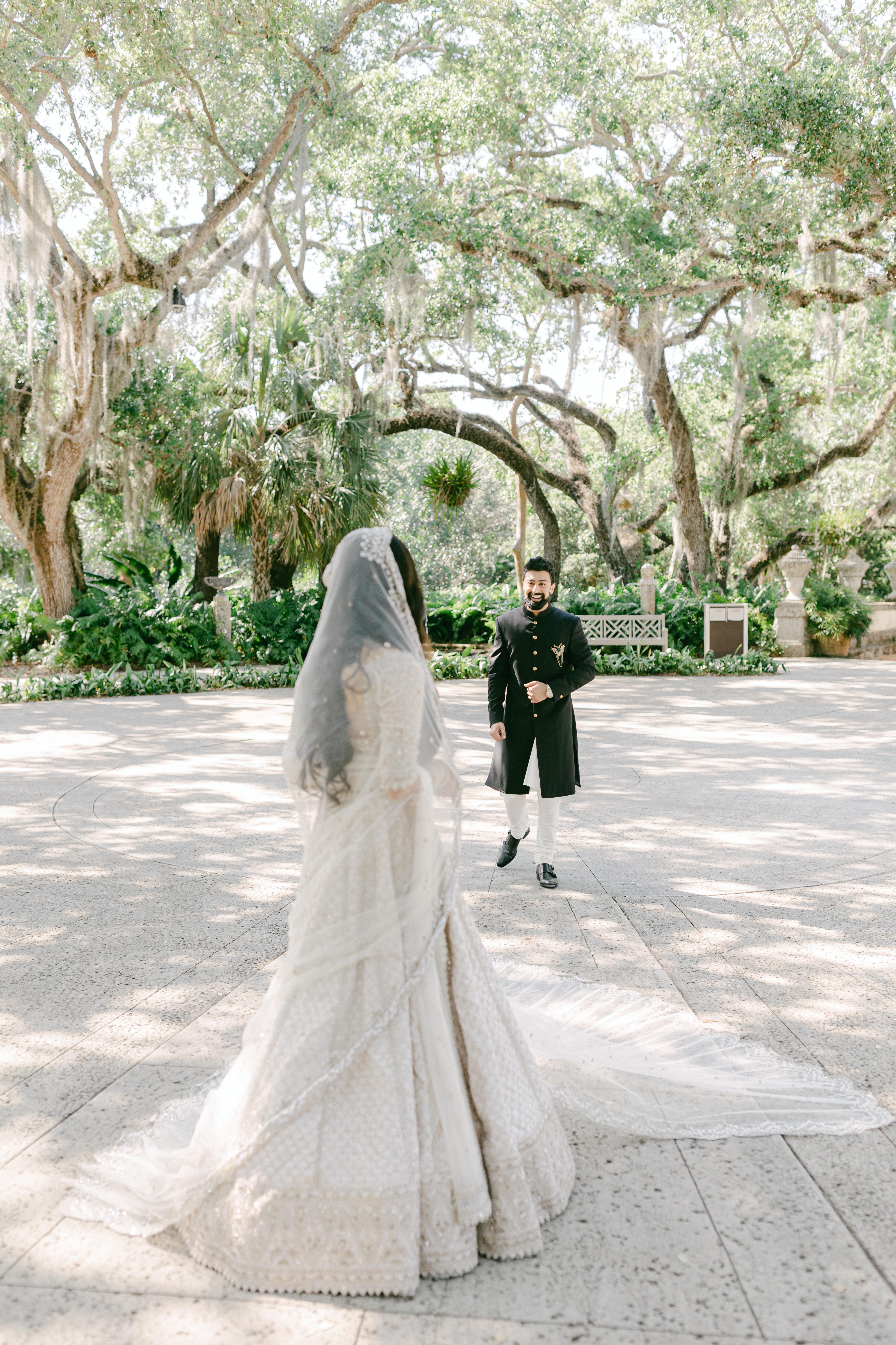 A Romantic Spring Wedding at Vizcaya Museum & Gardens 14