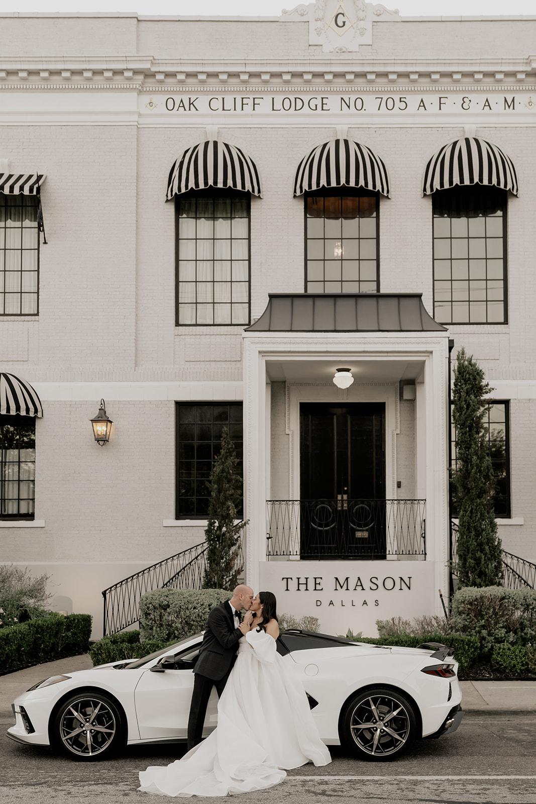 A Glamorous Fall Wedding at The Mason Dallas photo 2