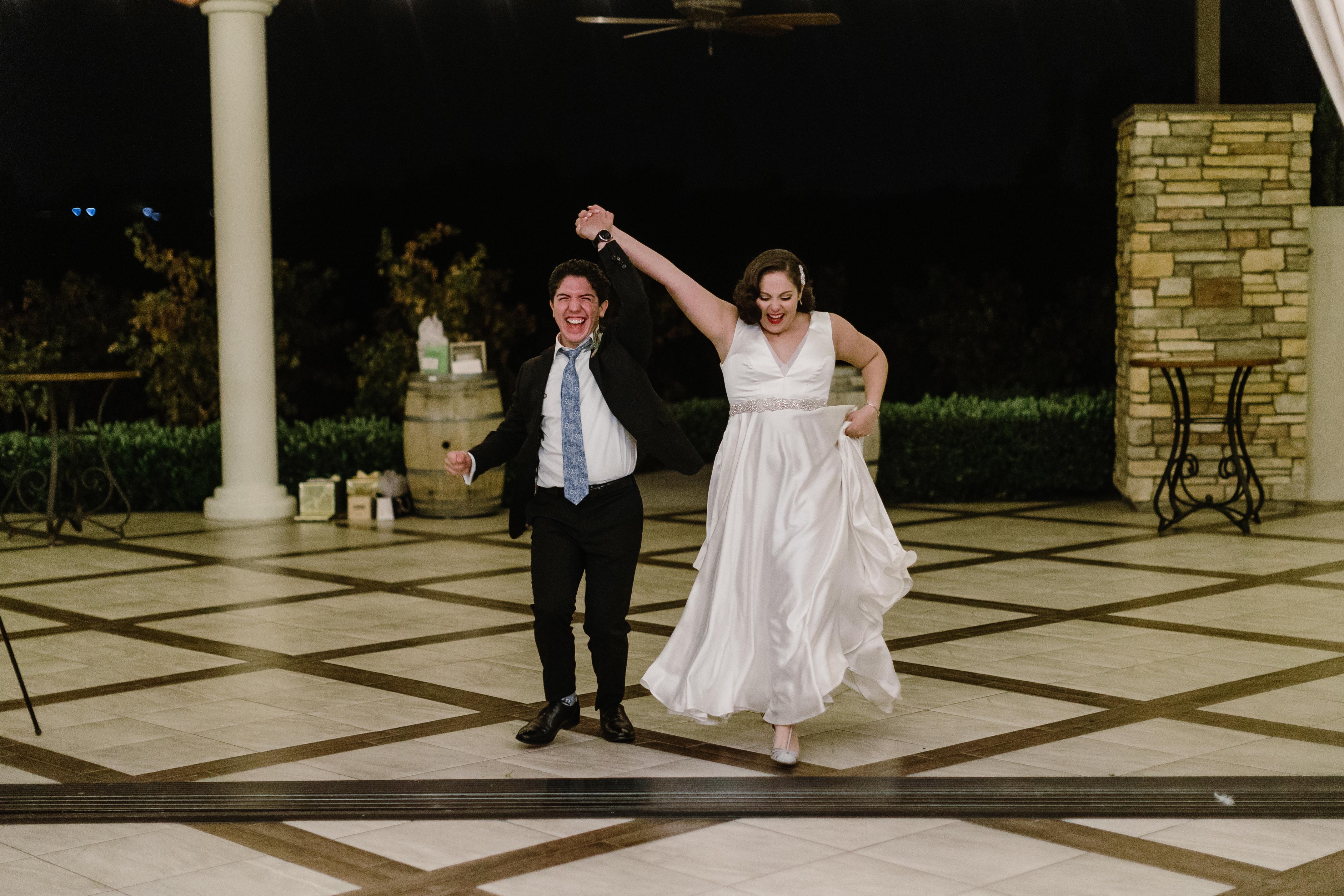 A Romantic Fall Wedding at Avensole Winery photo 4