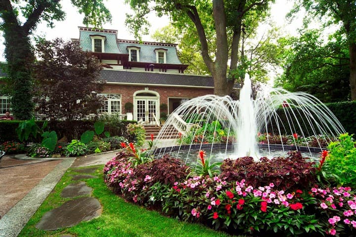 Westbury Manor