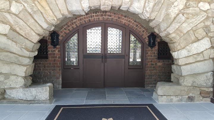 Le Chateau portfolio 1