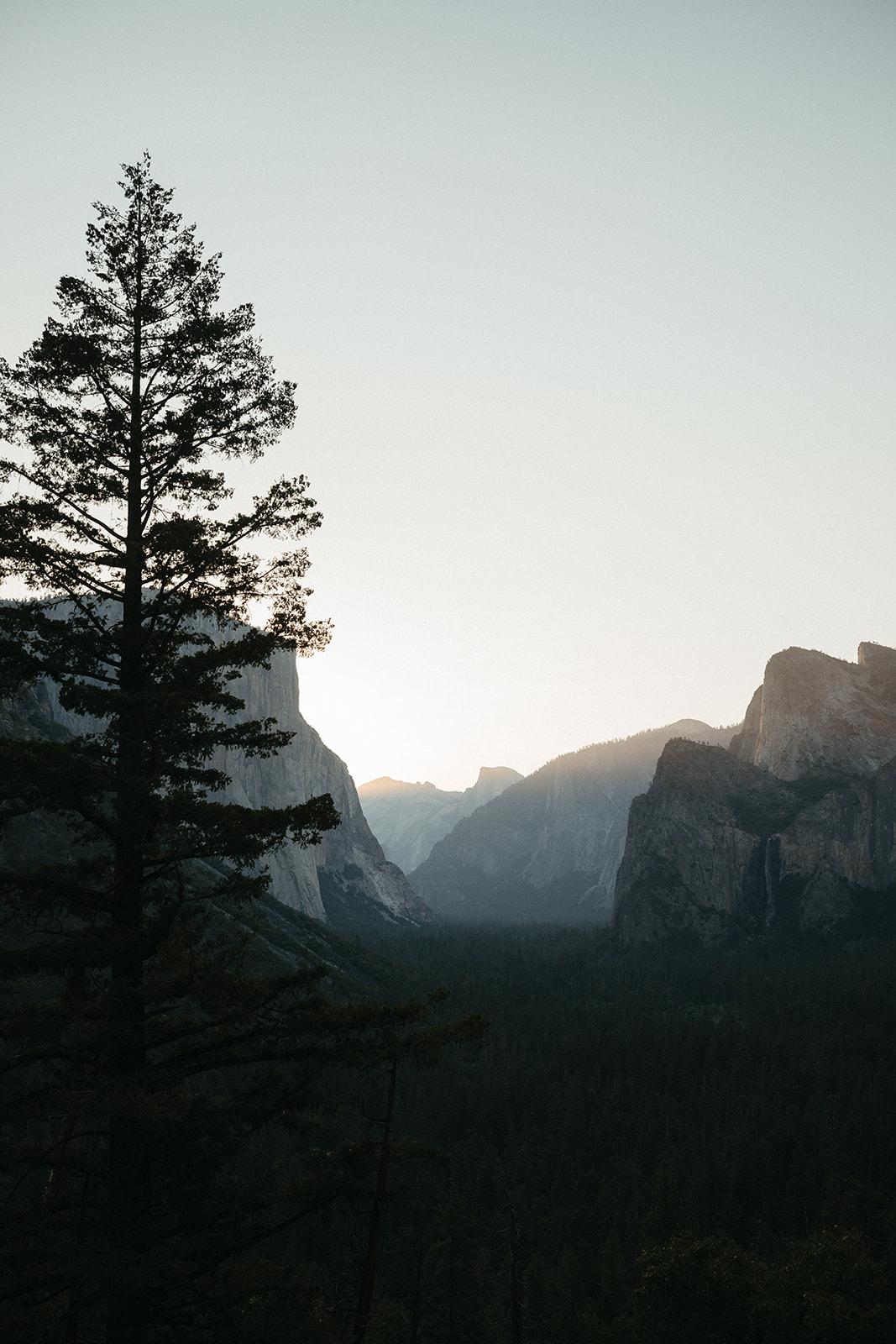 A Romantic Fall Wedding at Yosemite National Park 2