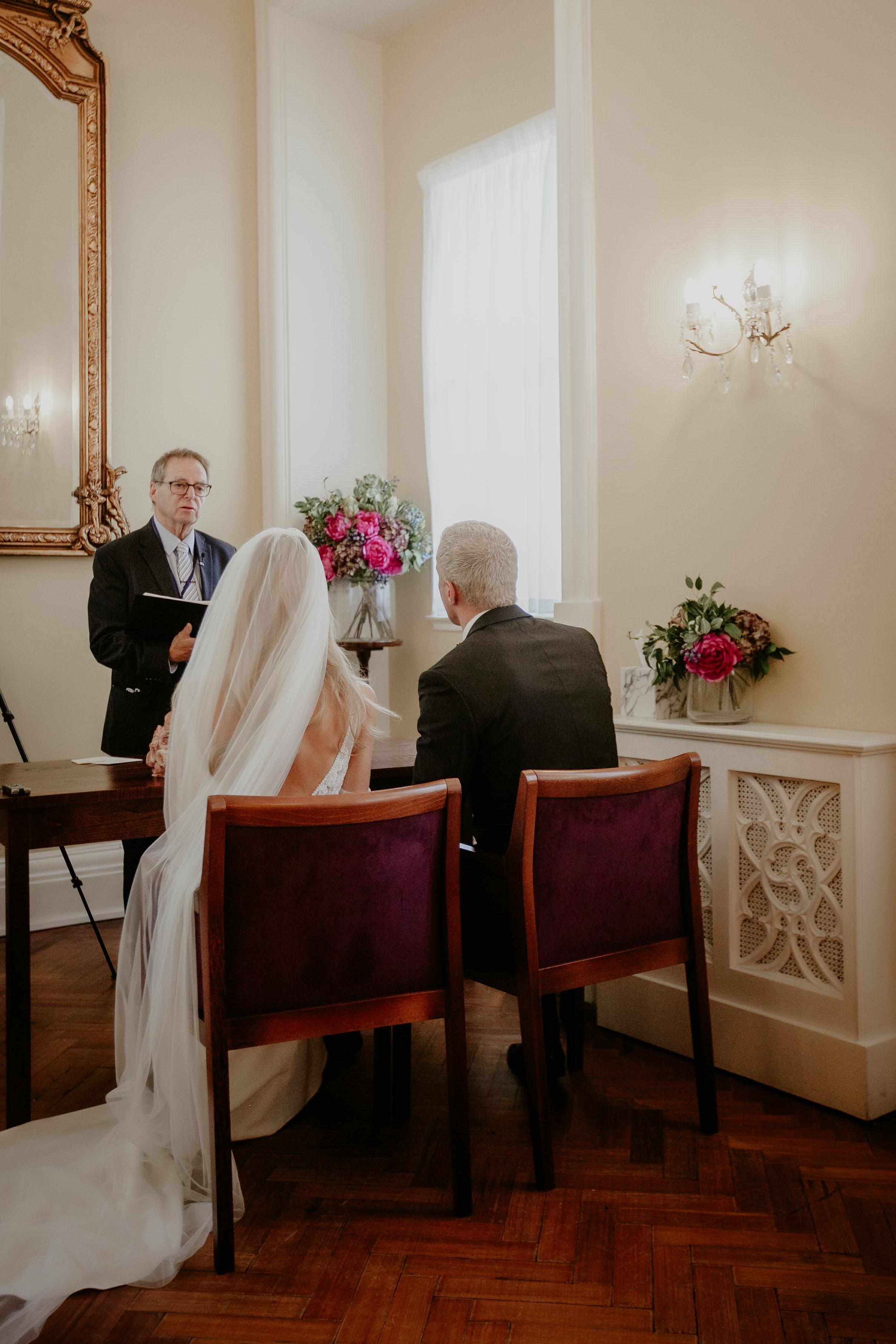 A Modern Summer Wedding at Zetter Townhouse Clekenwell 1