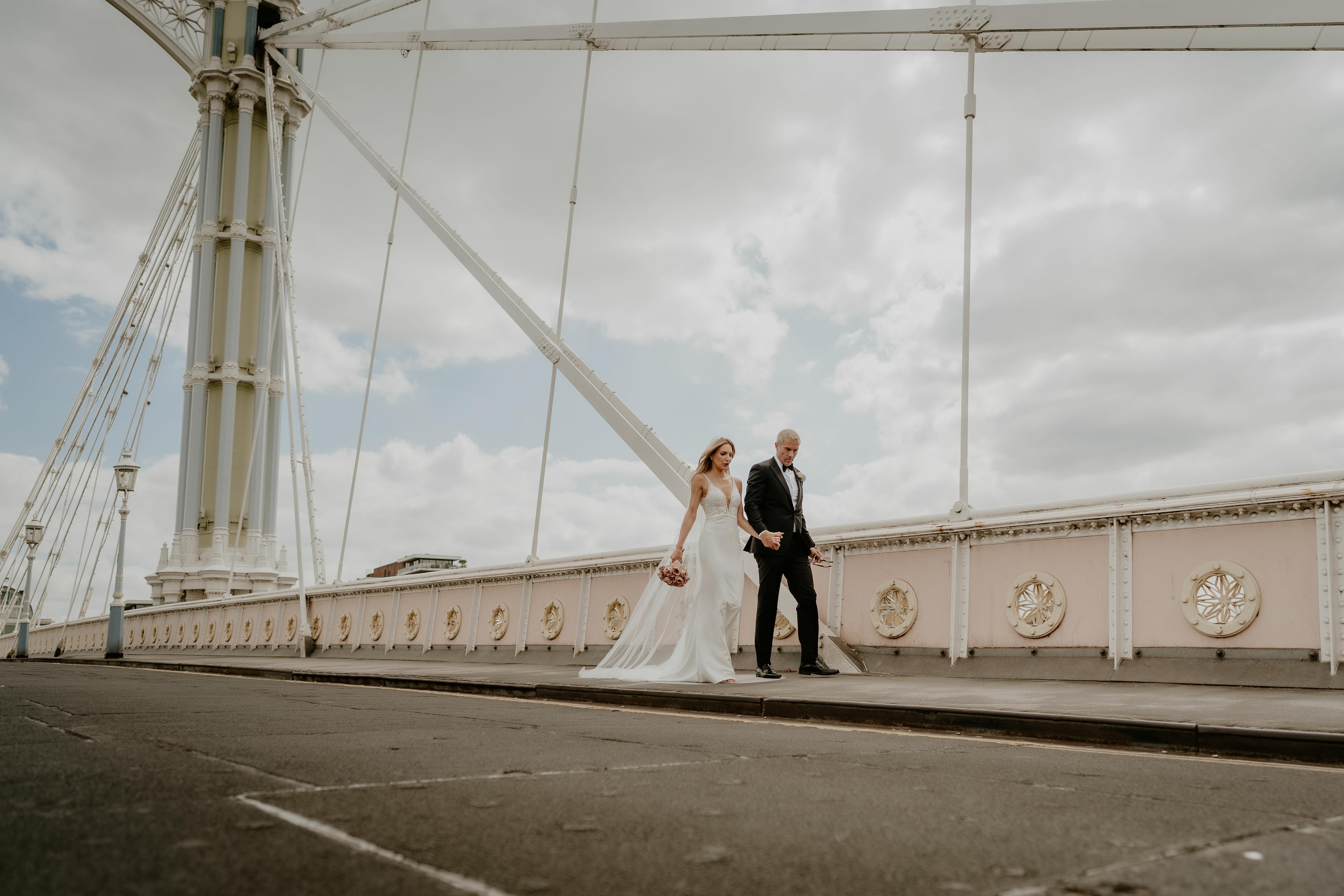 A Modern Summer Wedding at Zetter Townhouse Clekenwell 7