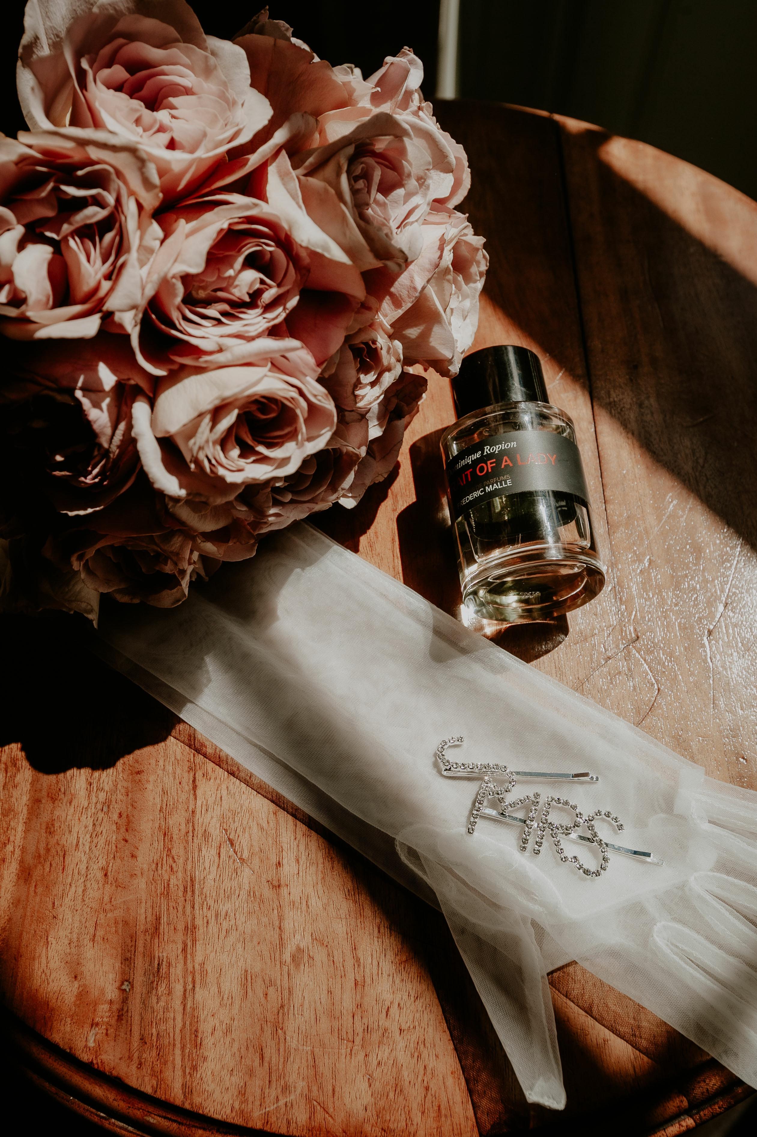 A Modern Summer Wedding at Zetter Townhouse Clekenwell 12